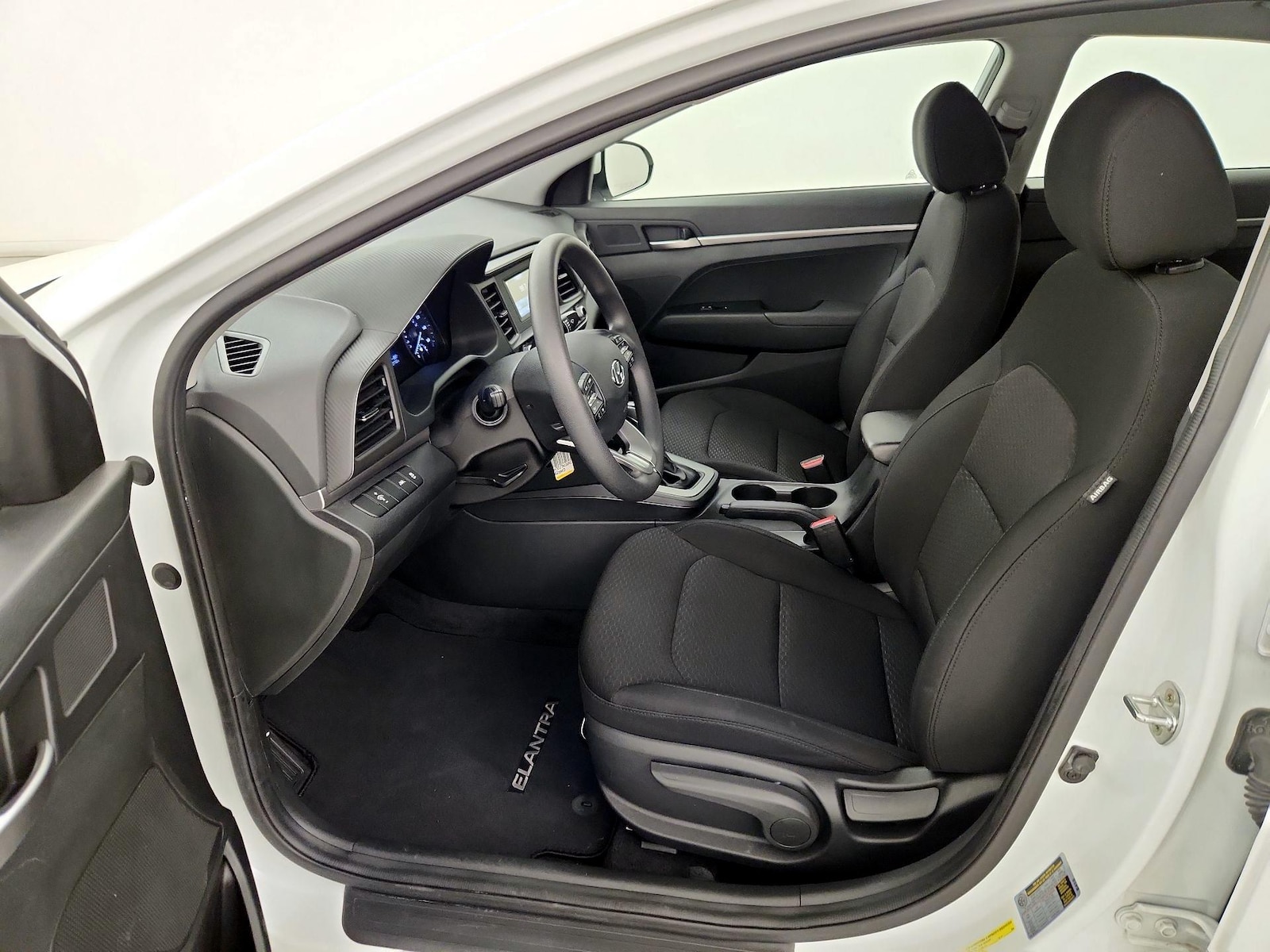 2020 Hyundai Elantra SE - Photo 12