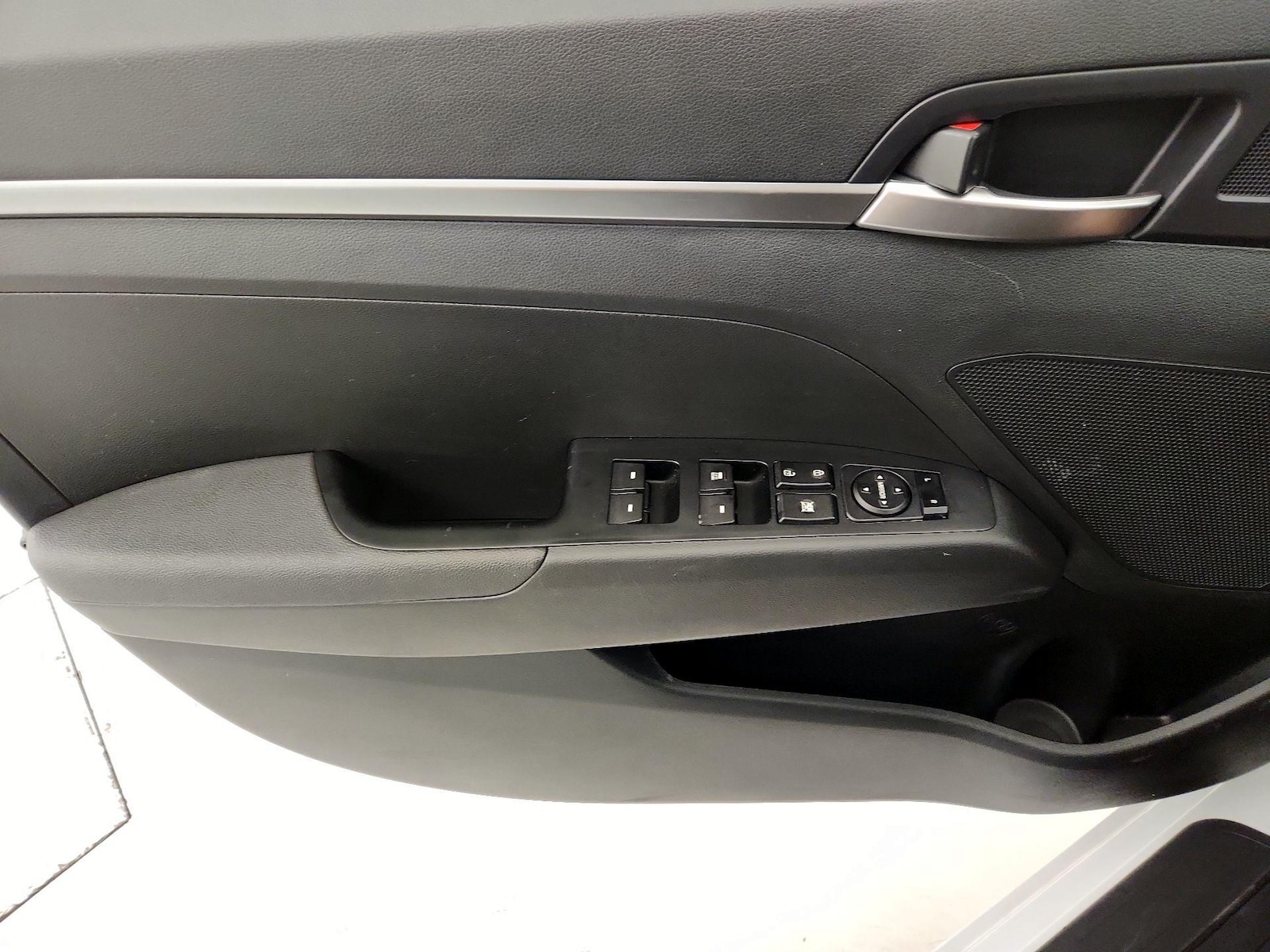 2020 Hyundai Elantra SE - Photo 13