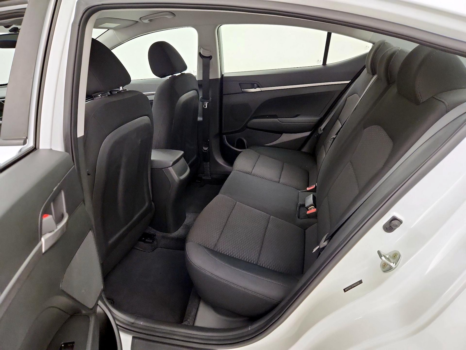 2020 Hyundai Elantra SE - Photo 20