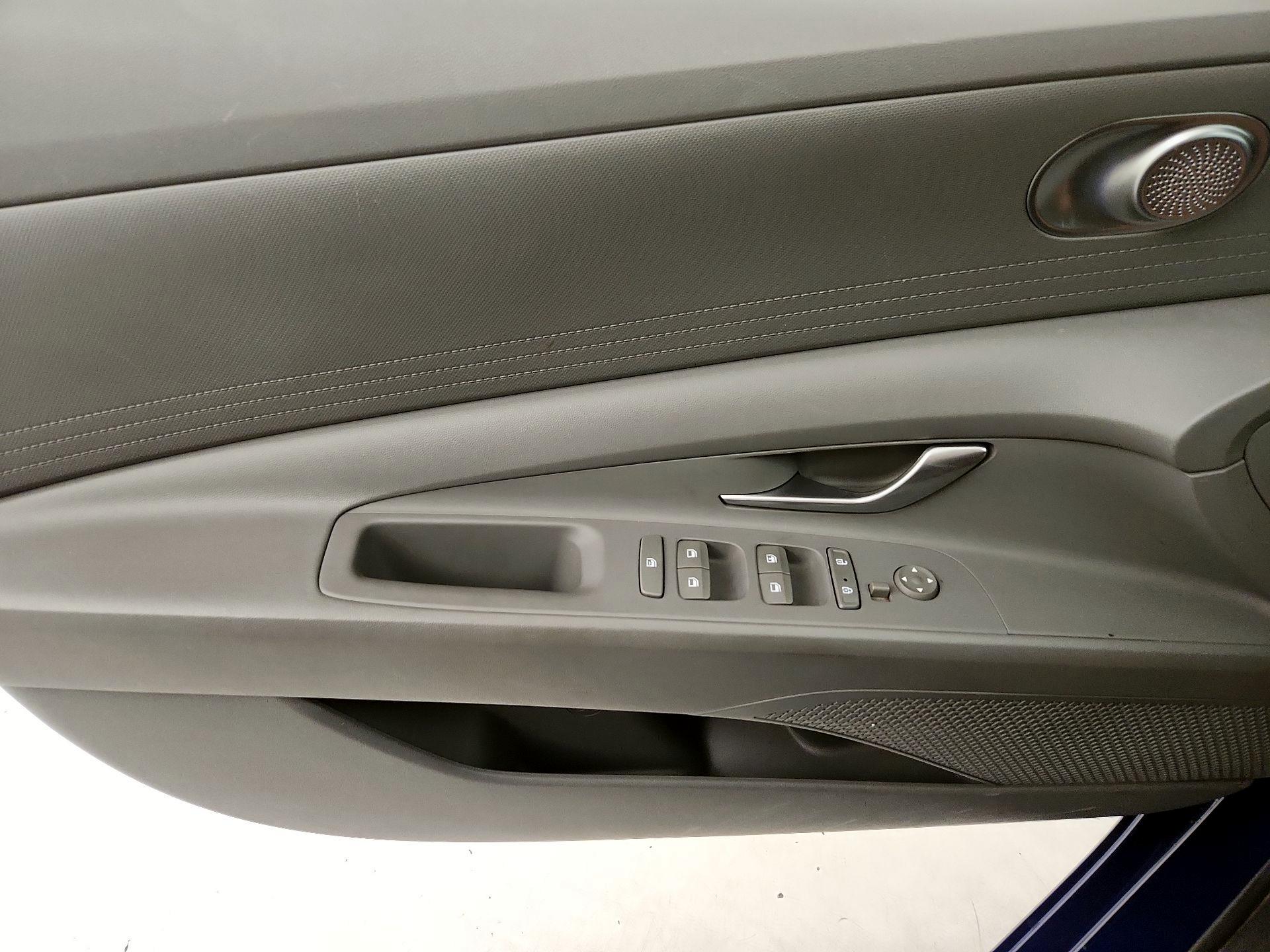 Thumbnail: 2021 Hyundai Elantra - 12