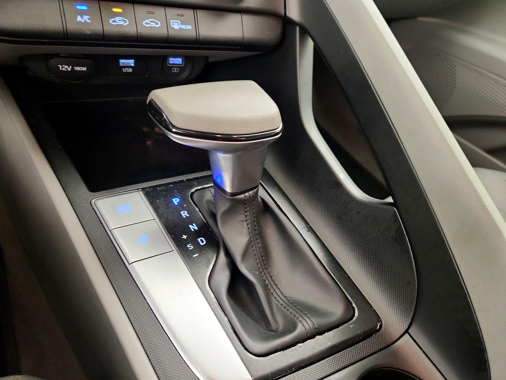 Thumbnail: 2021 Hyundai Elantra - 17