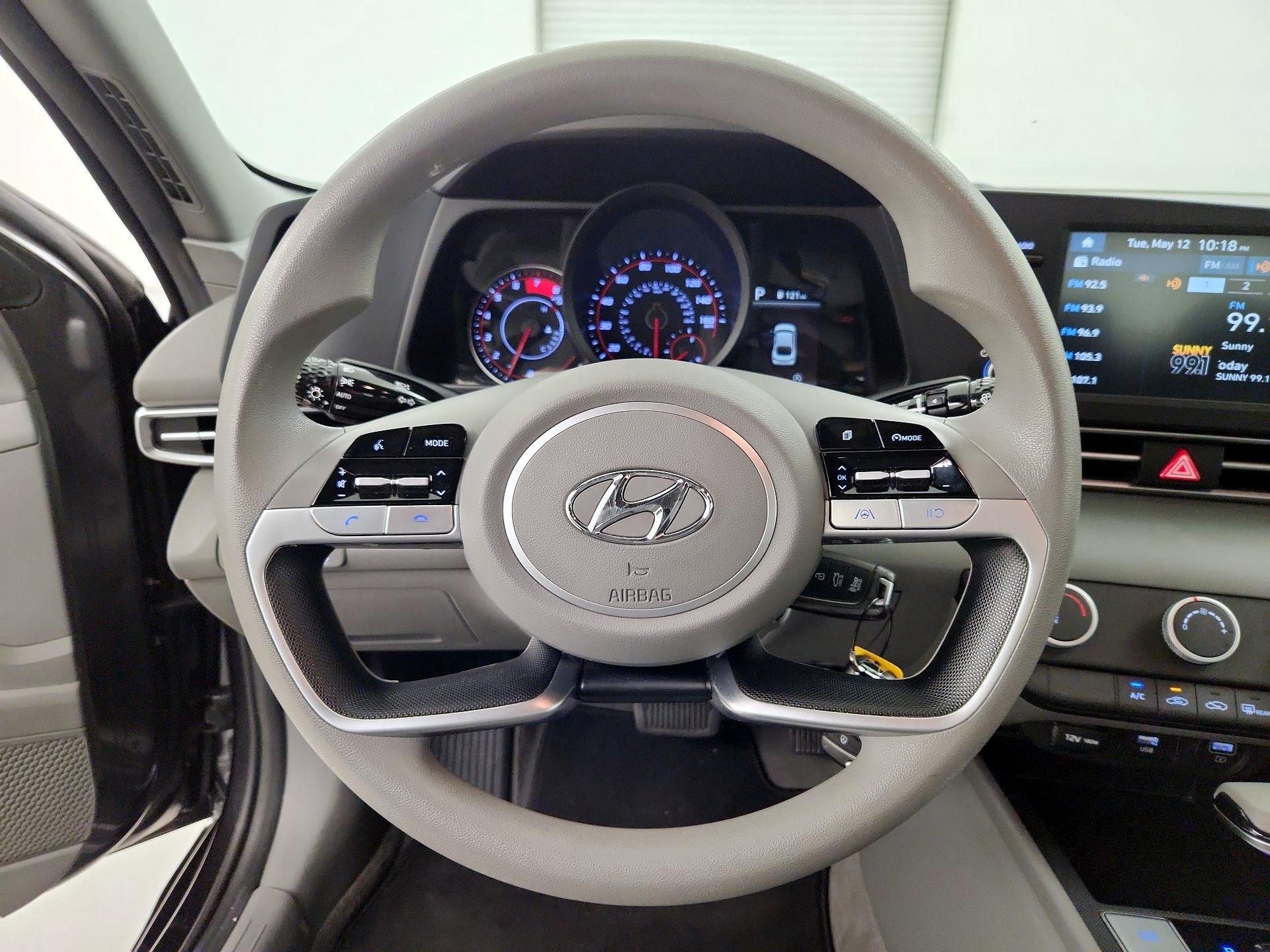 Thumbnail: 2021 Hyundai Elantra - 10