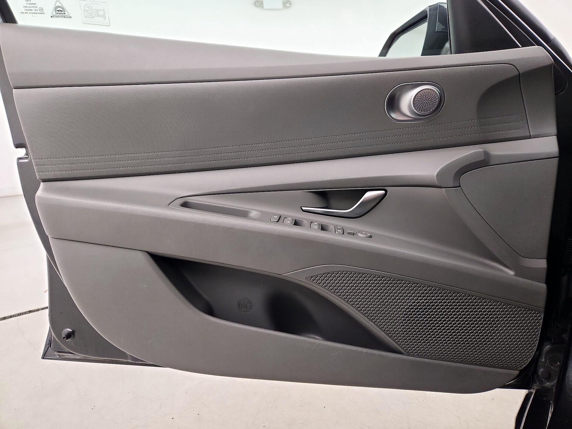 Thumbnail: 2021 Hyundai Elantra - 12