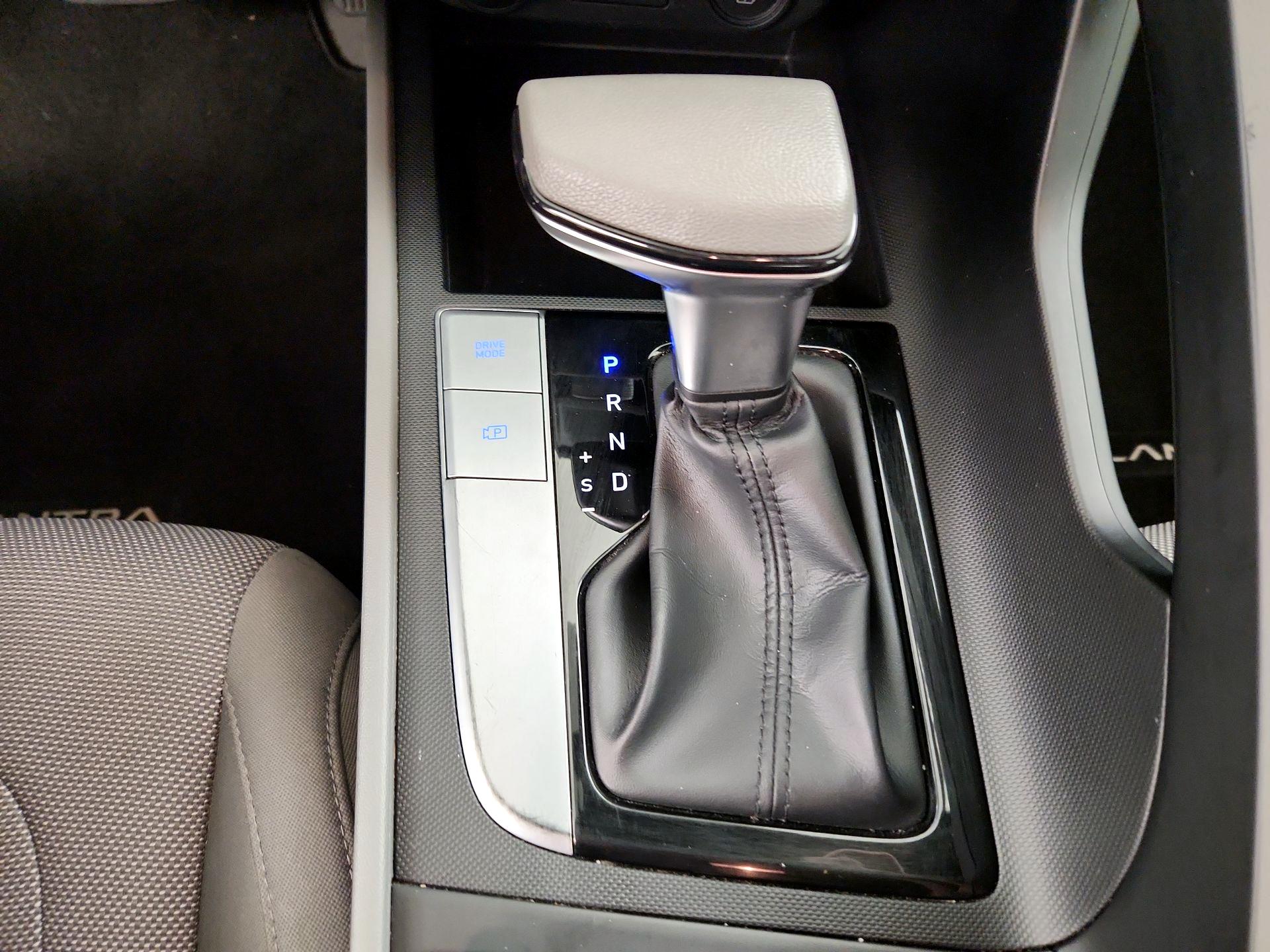 Thumbnail: 2021 Hyundai Elantra - 17