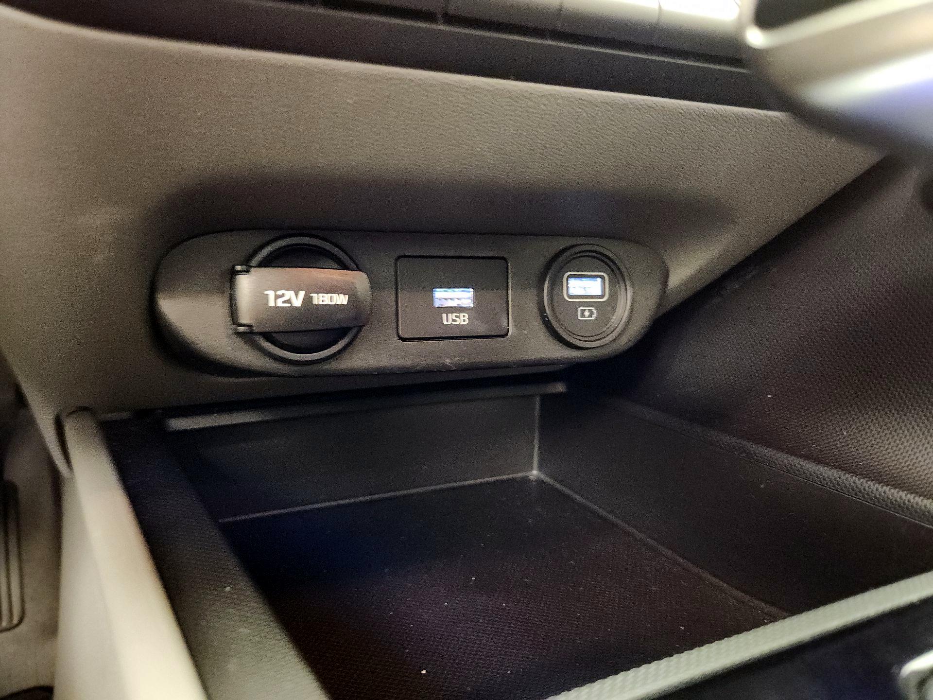 Thumbnail: 2021 Hyundai Elantra - 18
