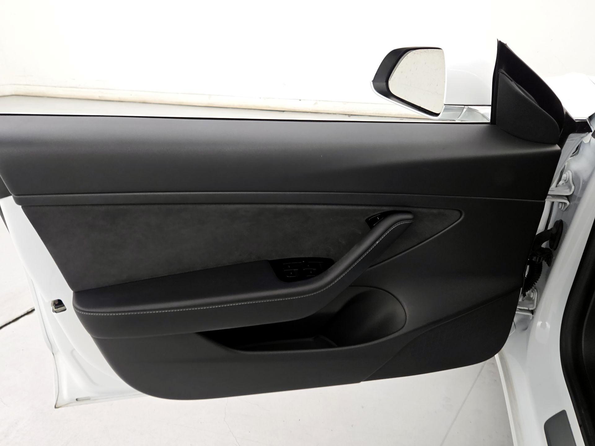 Thumbnail: 2020 Tesla Model 3 - 12