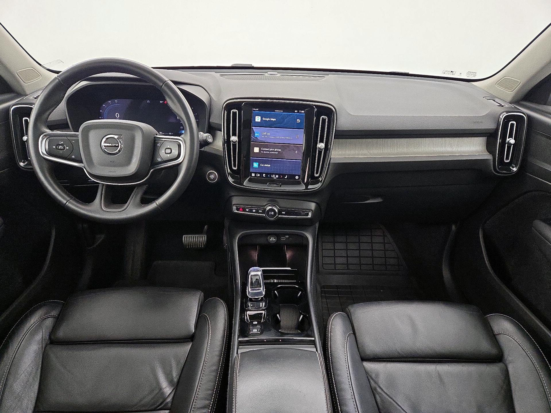 Thumbnail: 2023 Volvo XC40 - 9