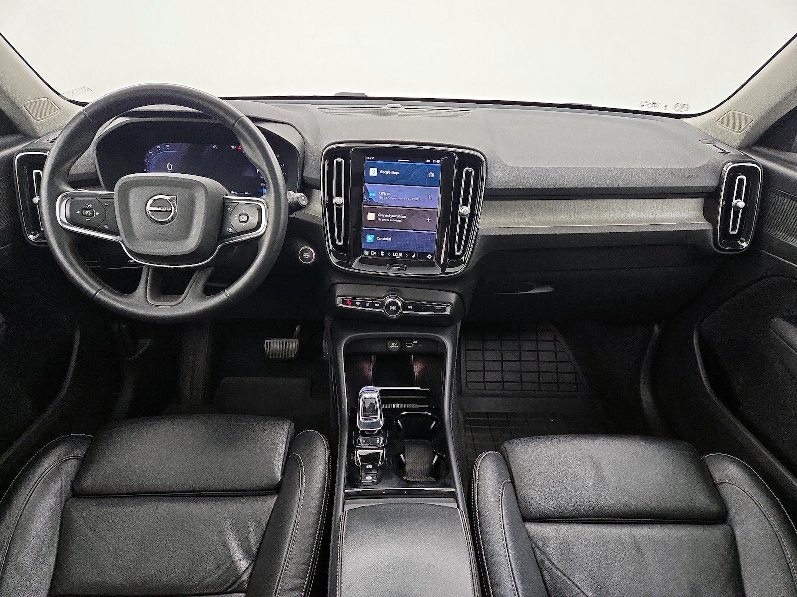 2023 Volvo XC40 Plus - Photo 10