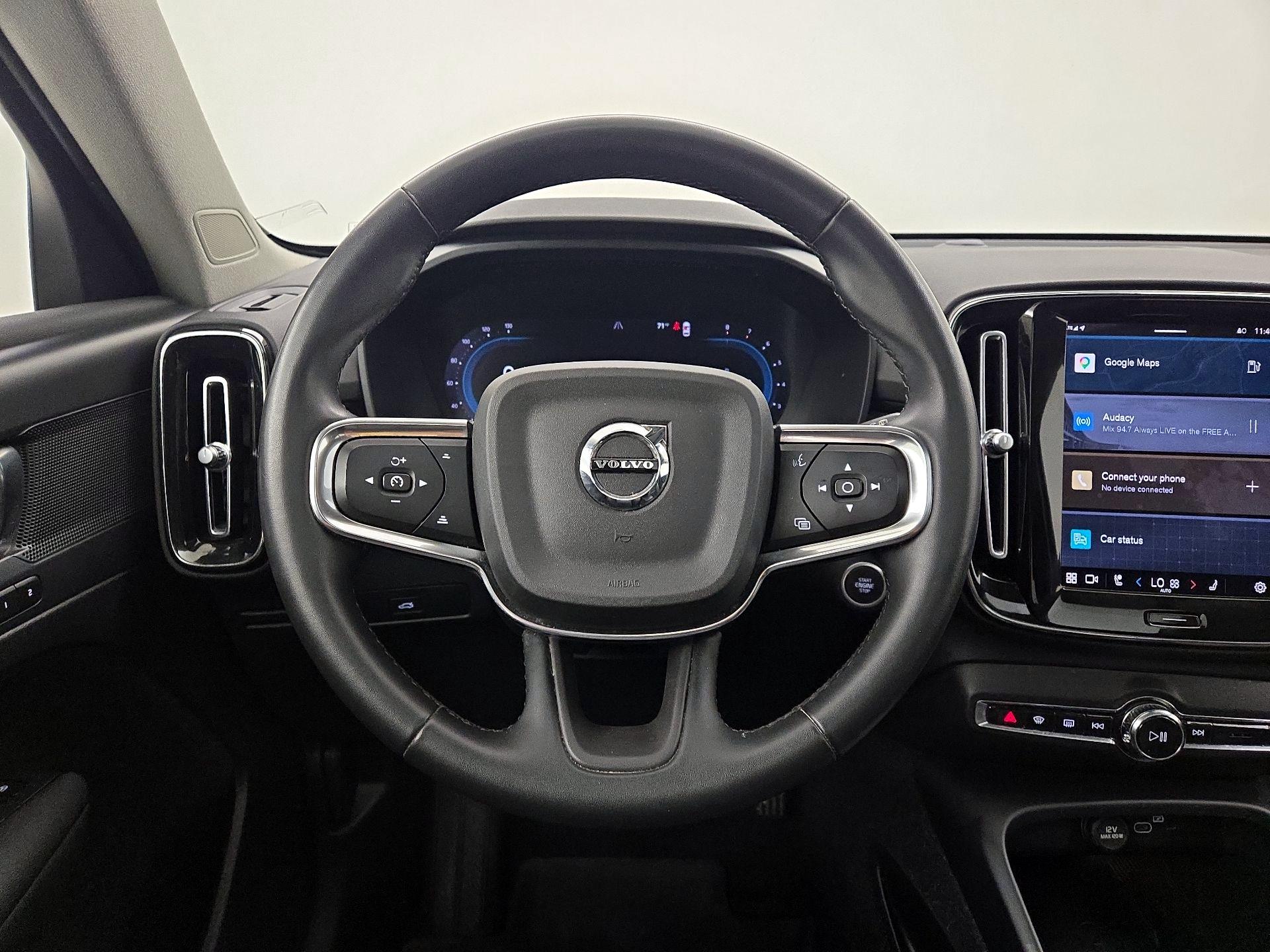 Thumbnail: 2023 Volvo XC40 - 10