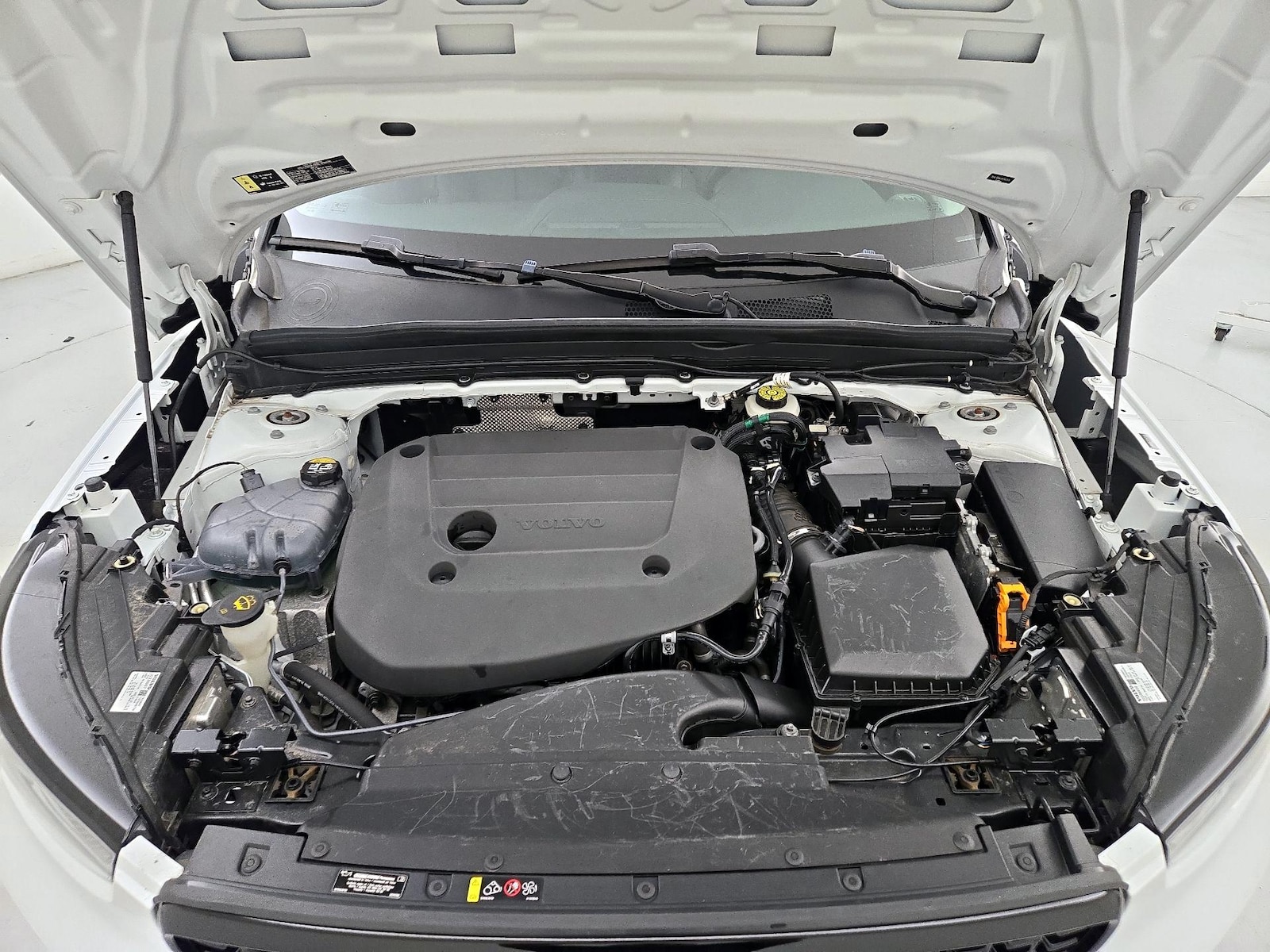 2023 Volvo XC40 Plus - Photo 25