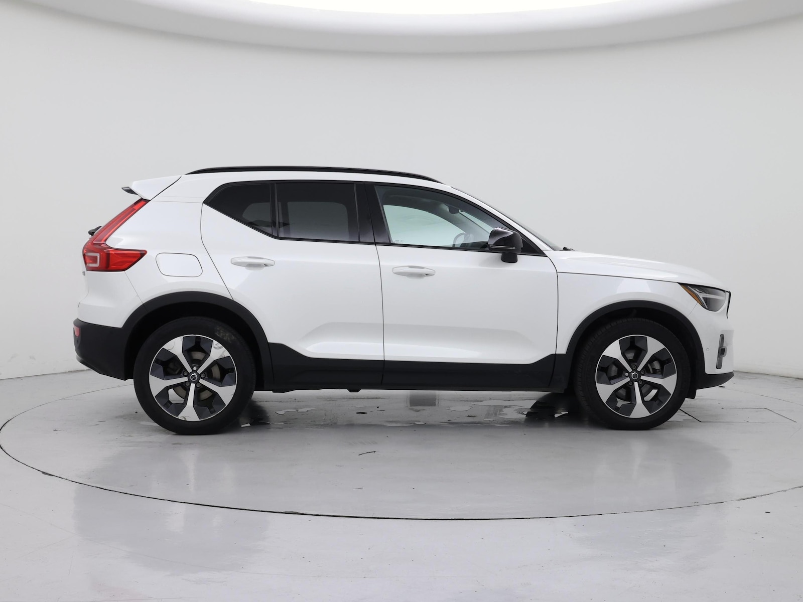2023 Volvo XC40 Plus - Photo 8
