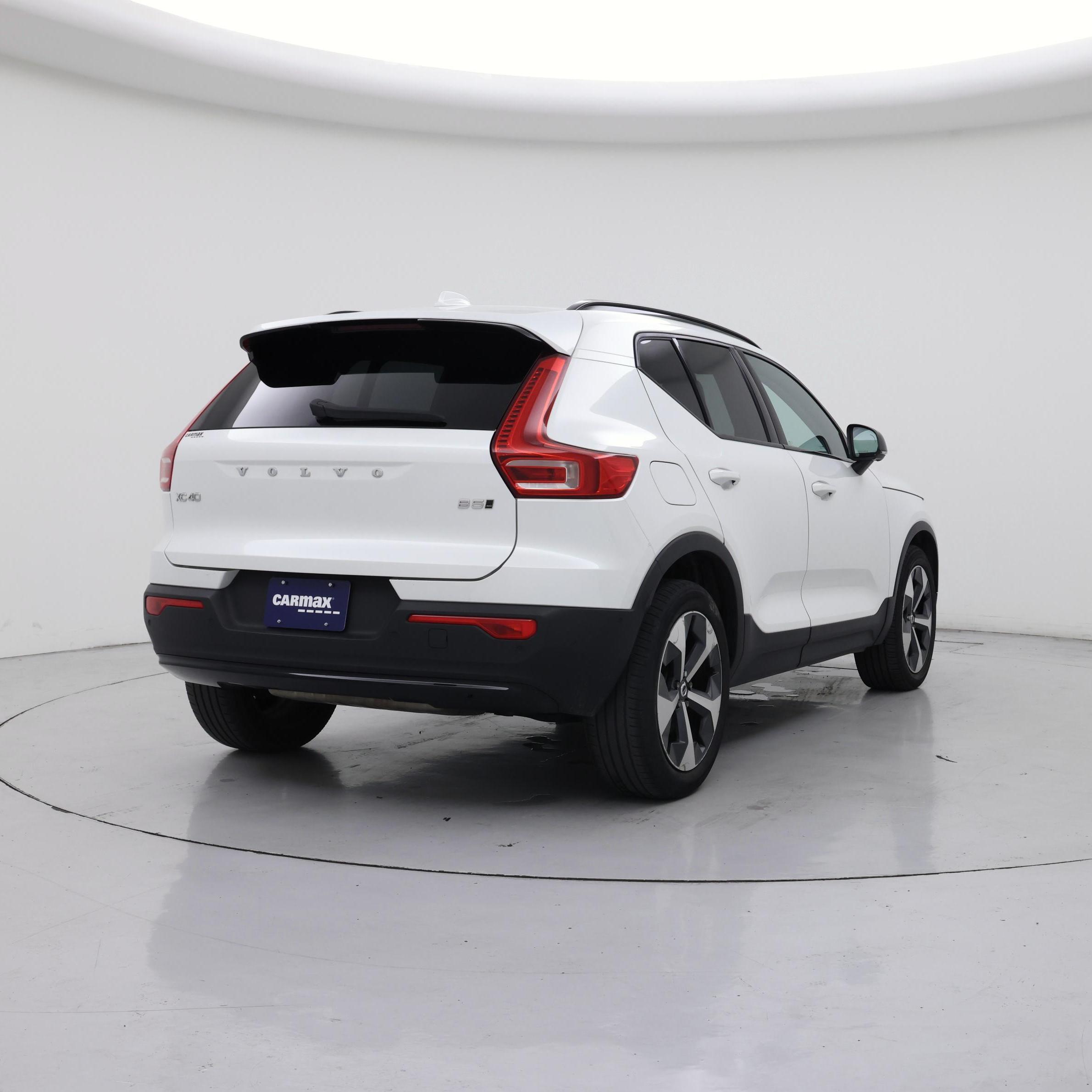 Thumbnail: 2023 Volvo XC40 - 8
