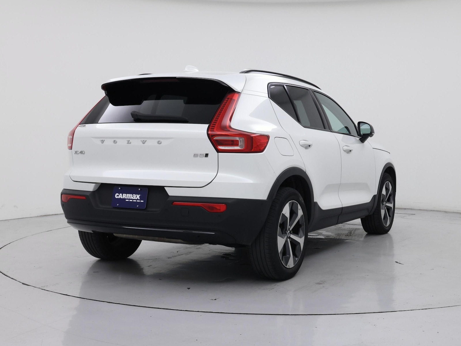 2023 Volvo XC40 Plus - Photo 9