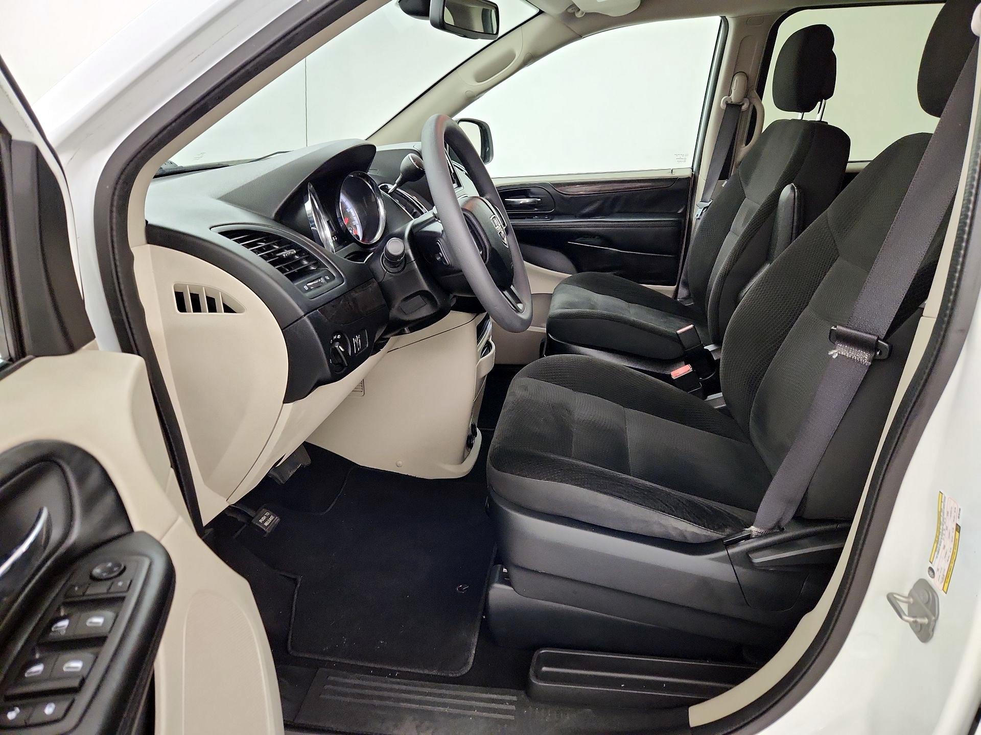 Thumbnail: 2019 Dodge Grand Caravan - 11