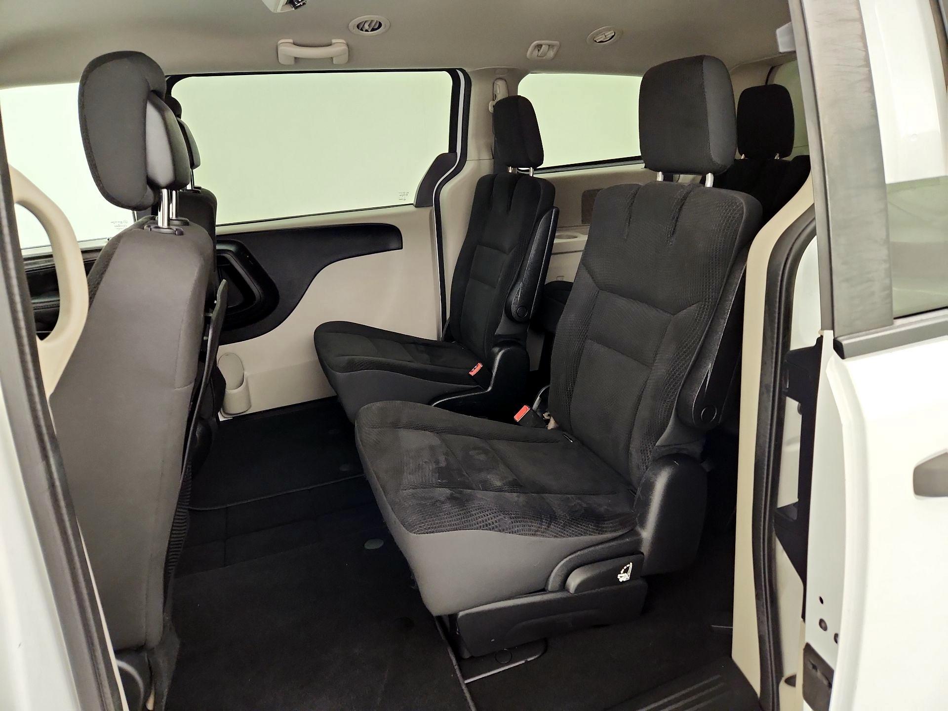 Thumbnail: 2019 Dodge Grand Caravan - 19