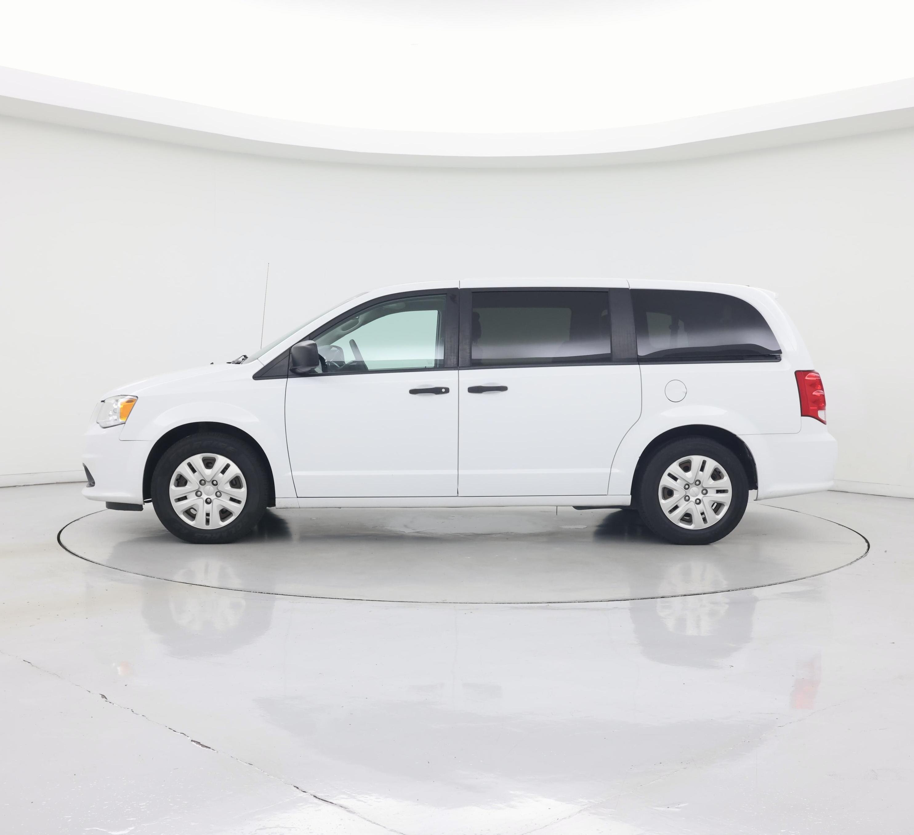 Thumbnail: 2019 Dodge Grand Caravan - 3
