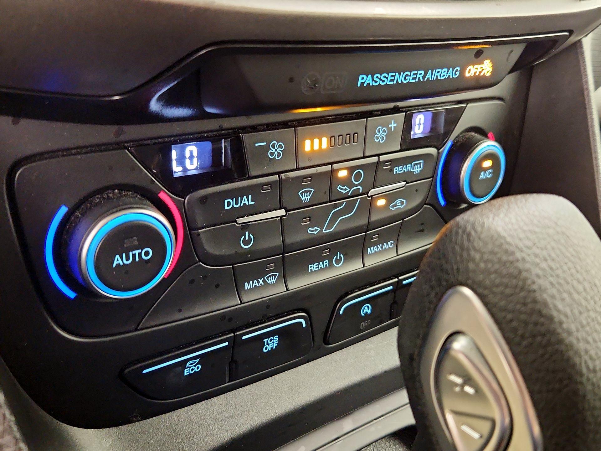 Thumbnail: 2019 Ford Transit Series - 16