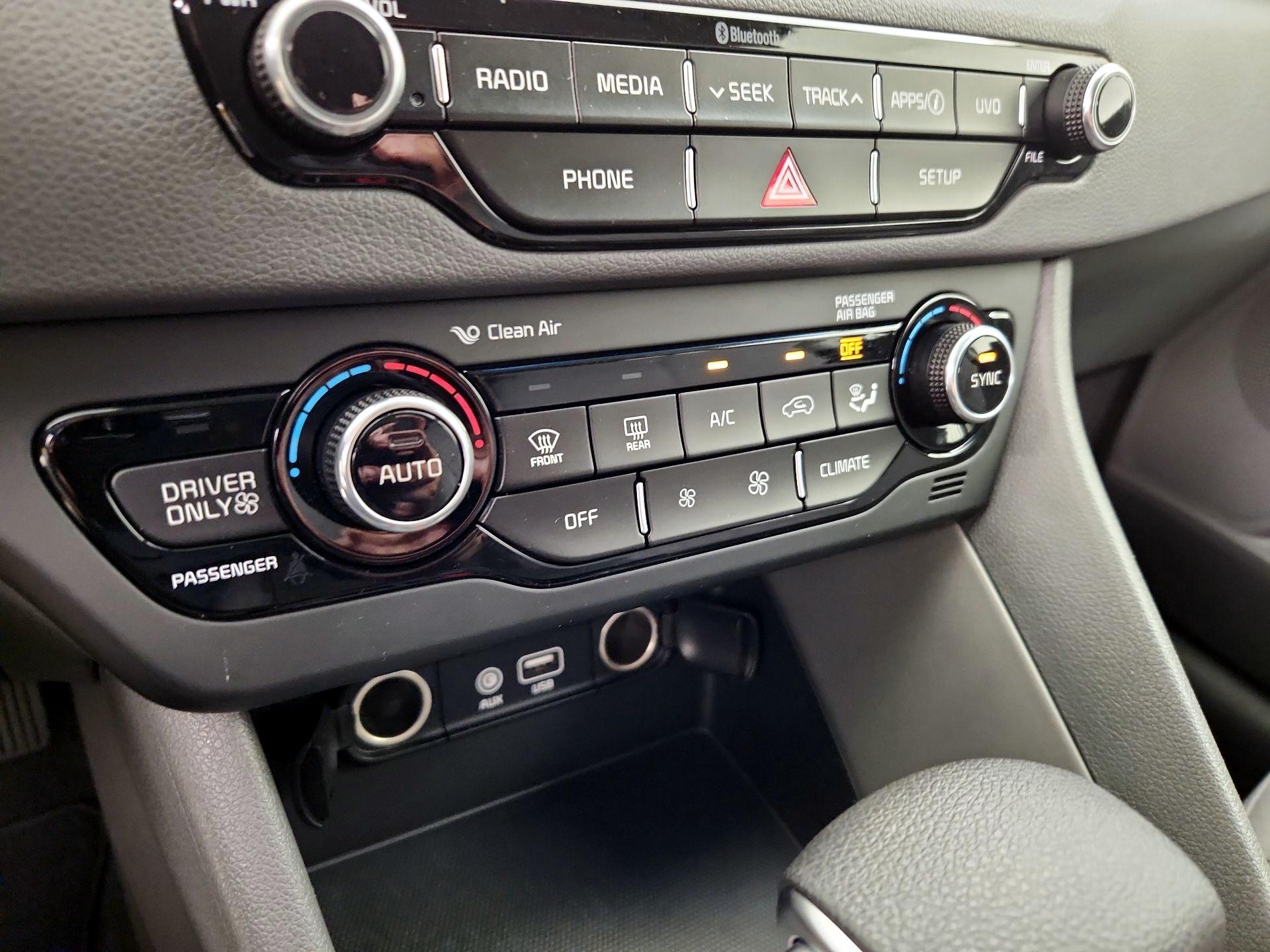 Thumbnail: 2018 Kia Niro - 16