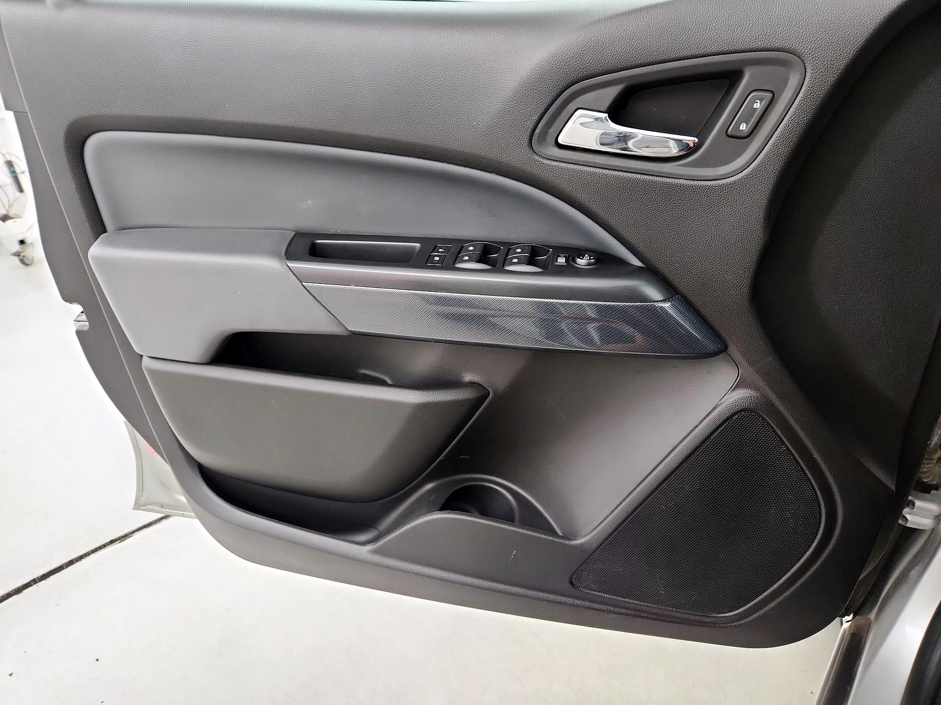 Thumbnail: 2018 Chevrolet Colorado - 12