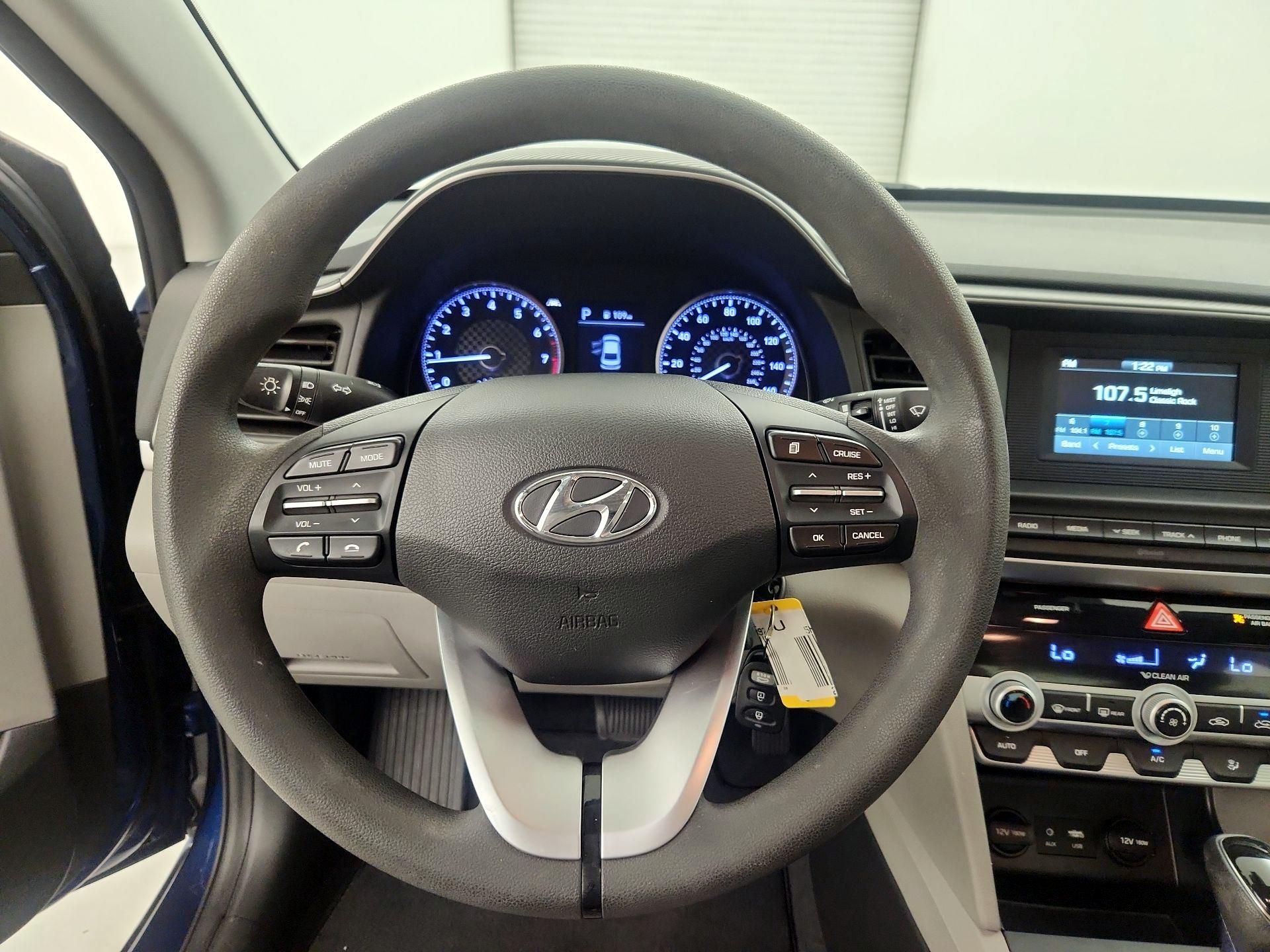 Thumbnail: 2020 Hyundai Elantra - 10