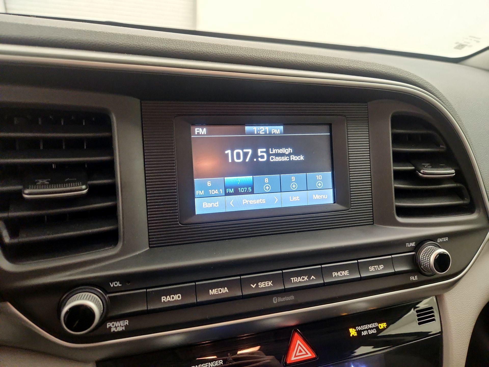 Thumbnail: 2020 Hyundai Elantra - 15