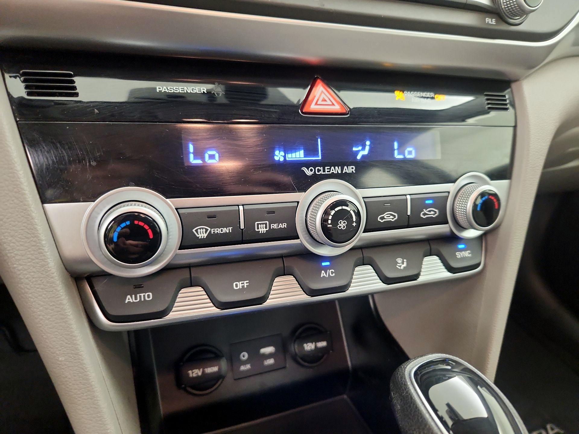 Thumbnail: 2020 Hyundai Elantra - 16