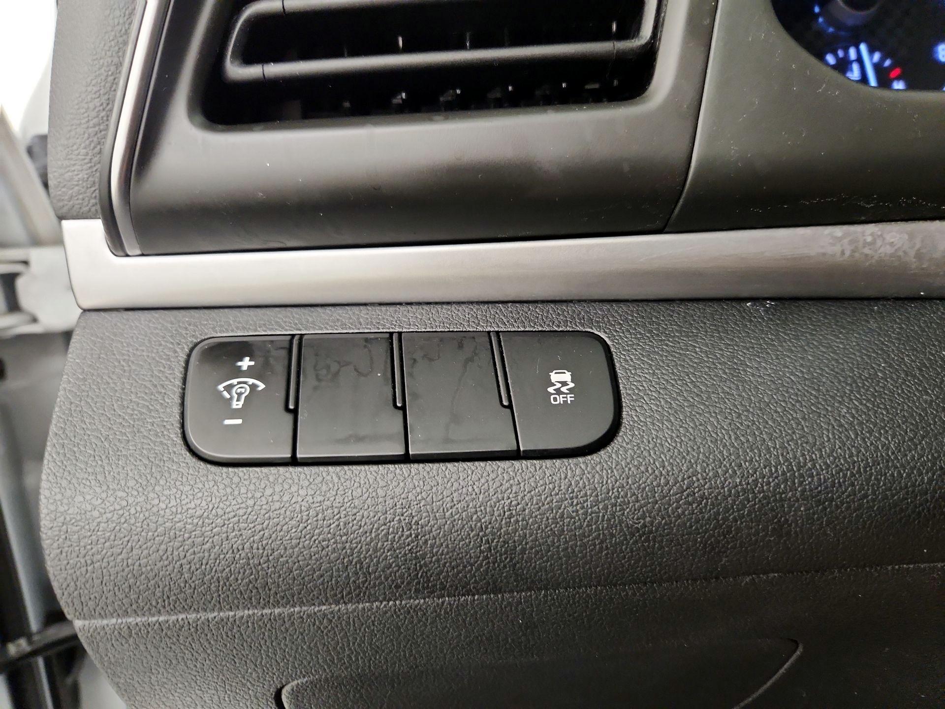 Thumbnail: 2019 Hyundai Elantra - 13