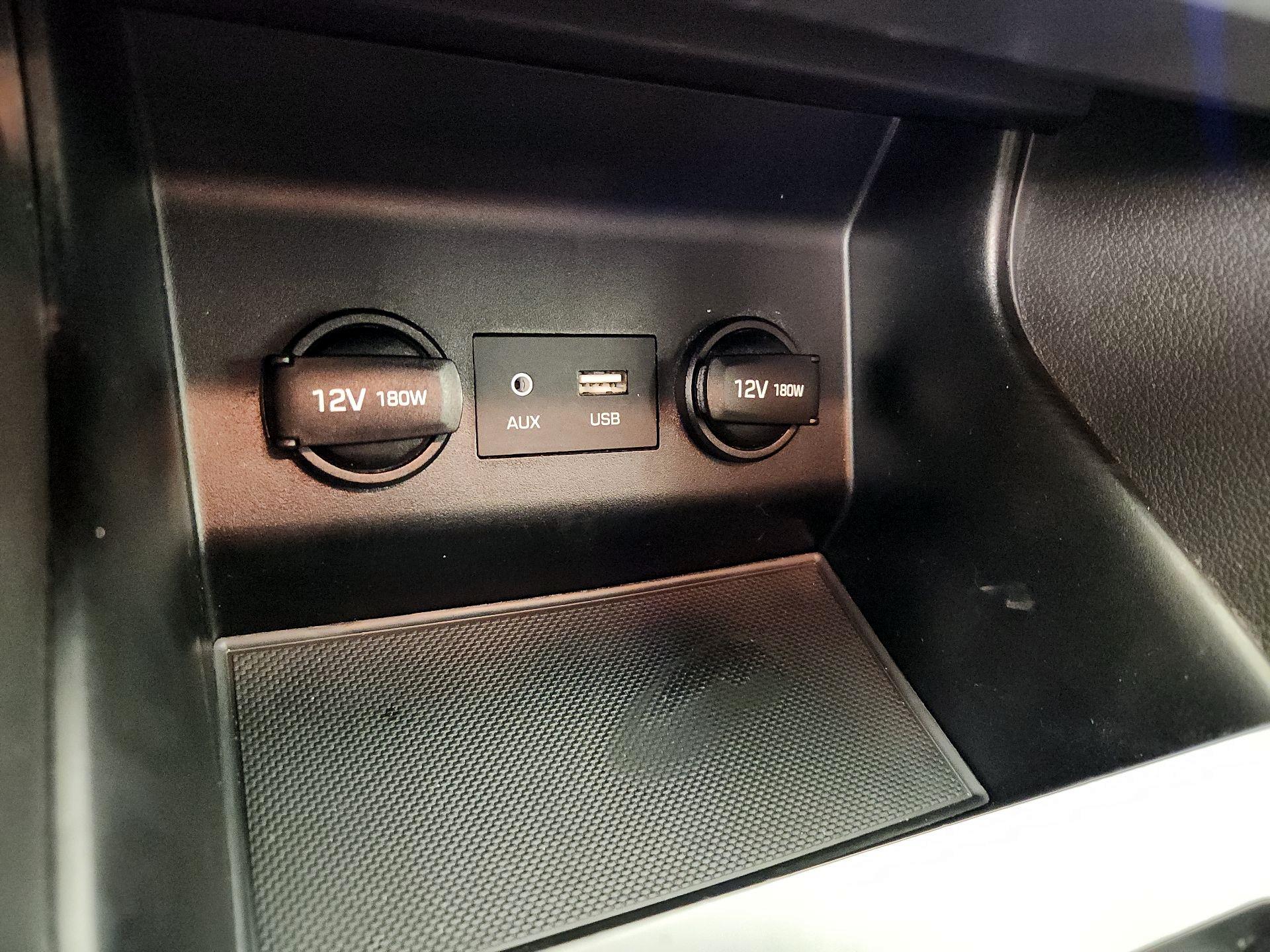Thumbnail: 2019 Hyundai Elantra - 18
