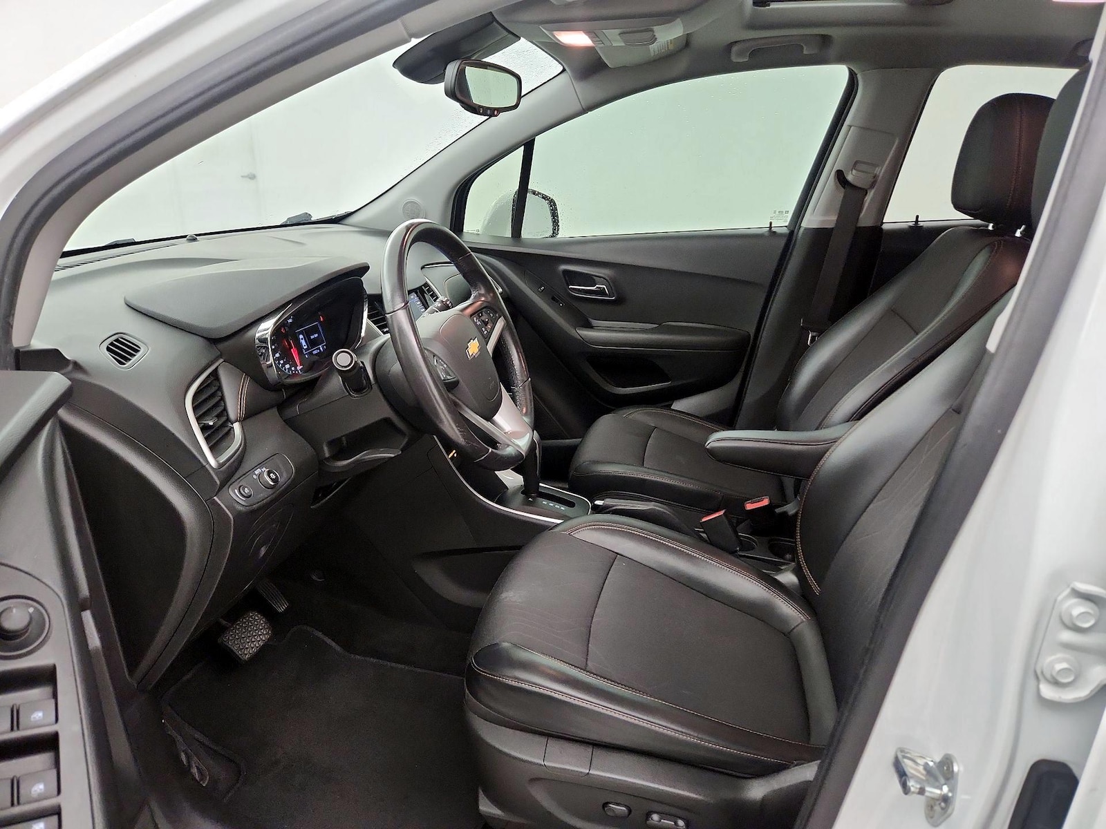 2020 Chevrolet Trax LT - Photo 10