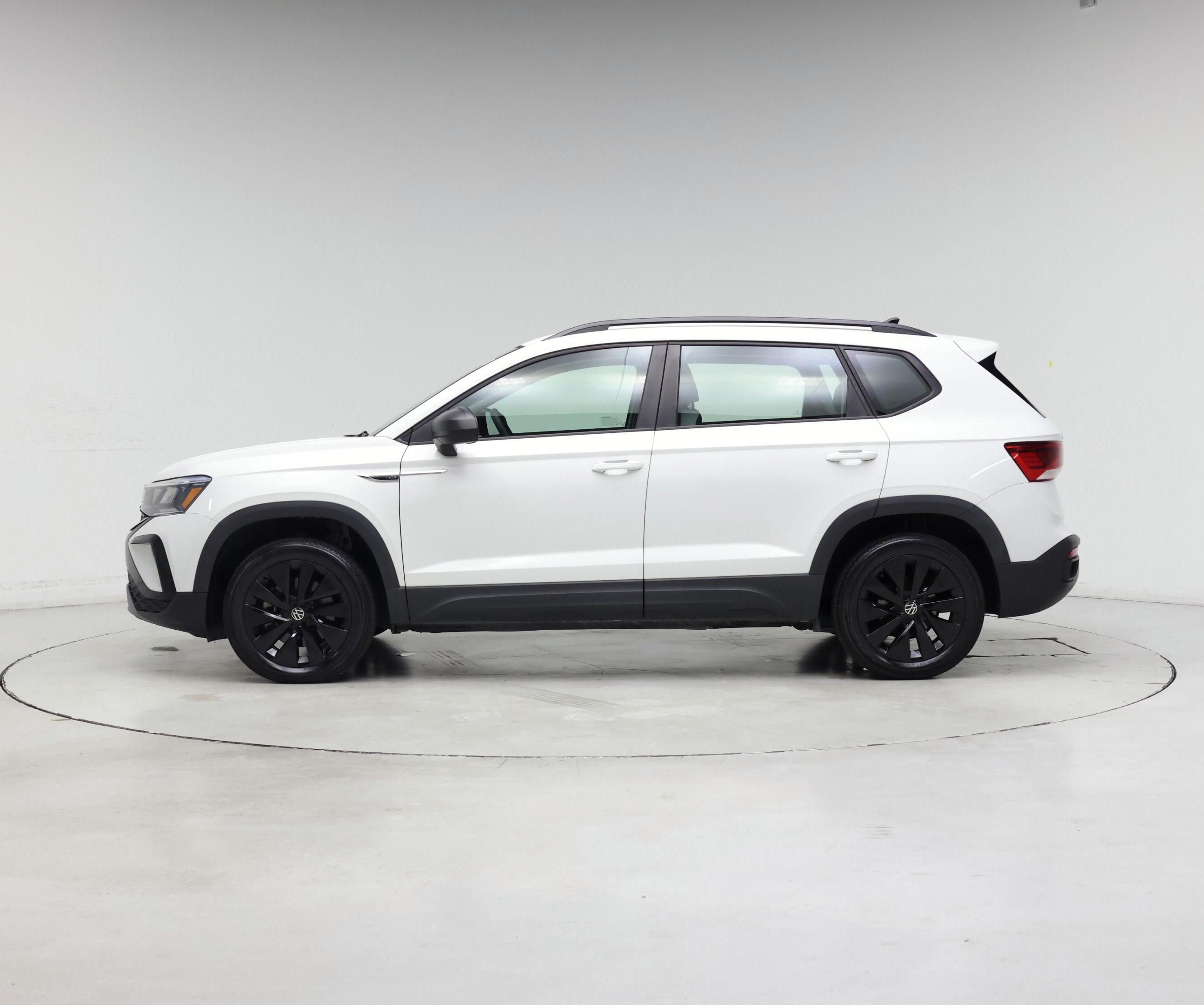 Thumbnail: 2022 Volkswagen Taos - 3