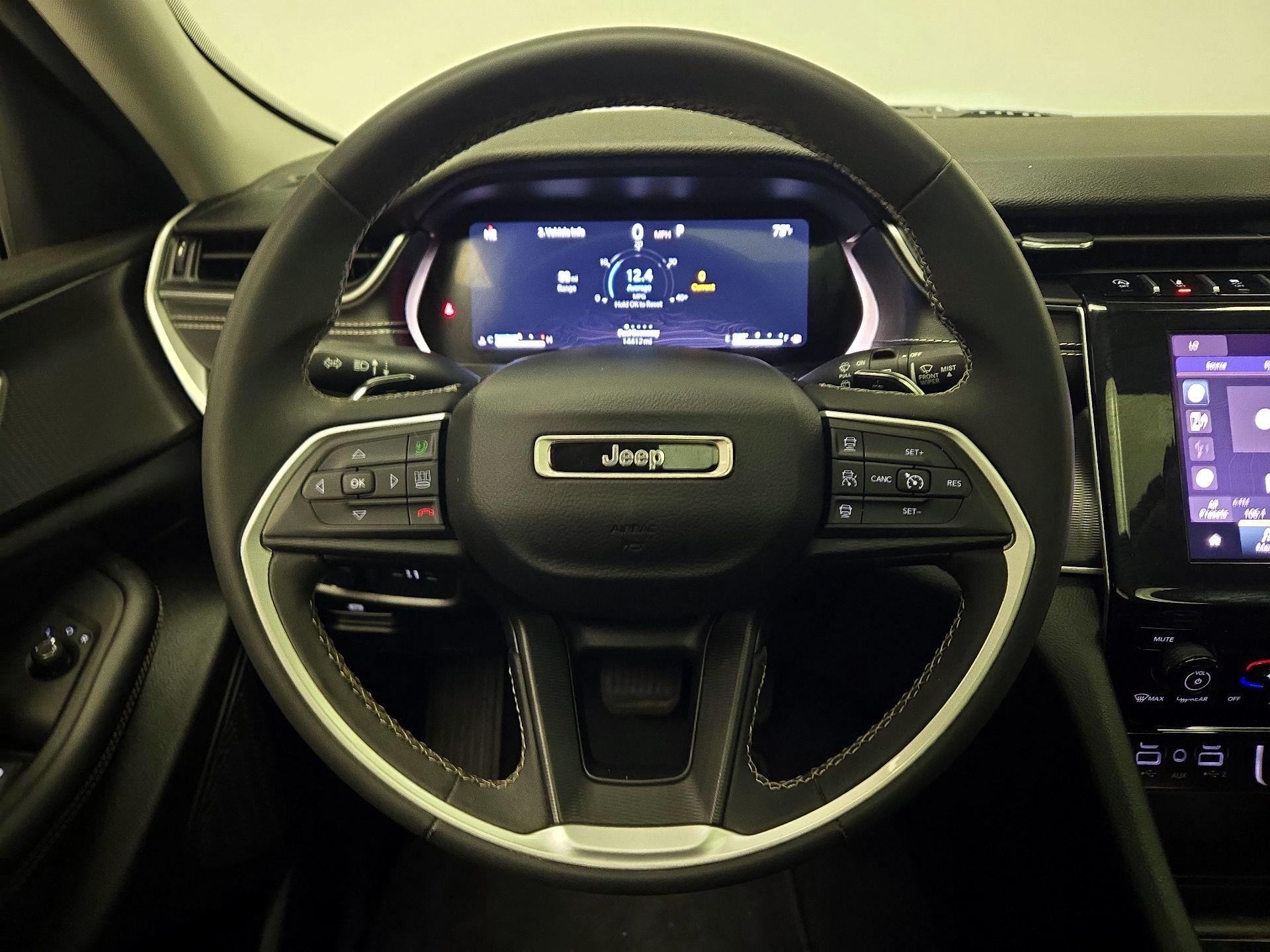 Thumbnail: 2023 Jeep Grand Cherokee - 10