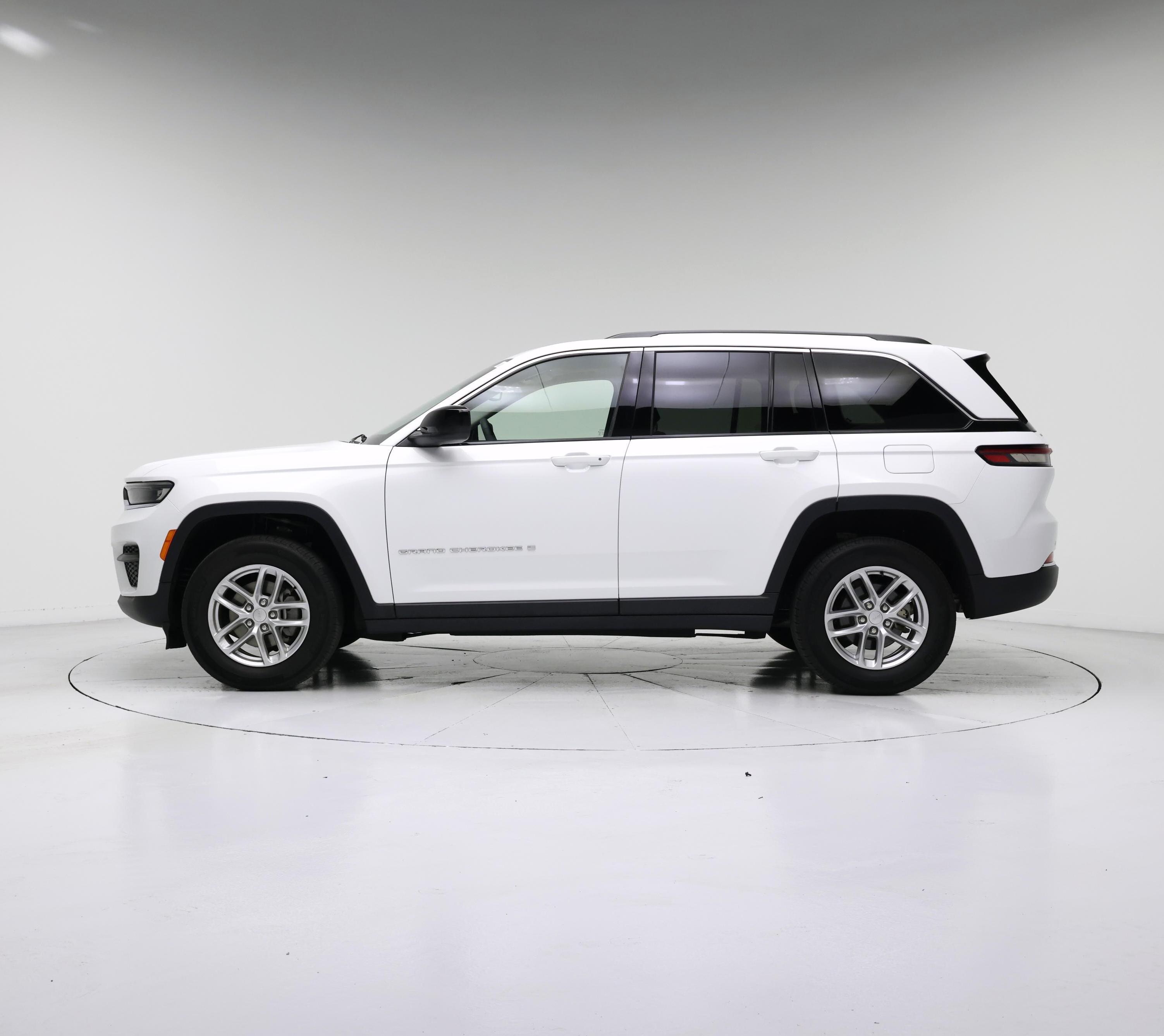 Thumbnail: 2023 Jeep Grand Cherokee - 3