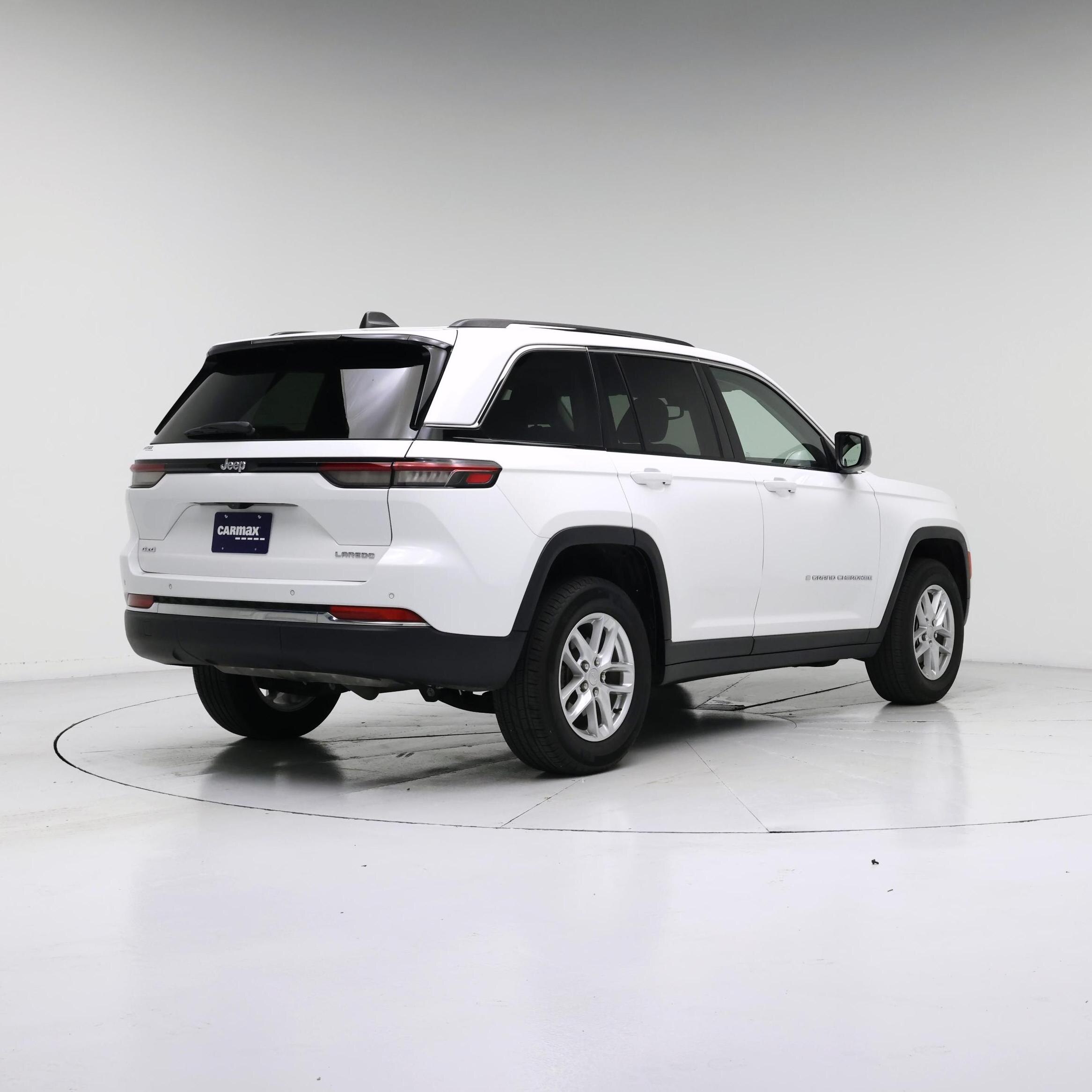 Thumbnail: 2023 Jeep Grand Cherokee - 8