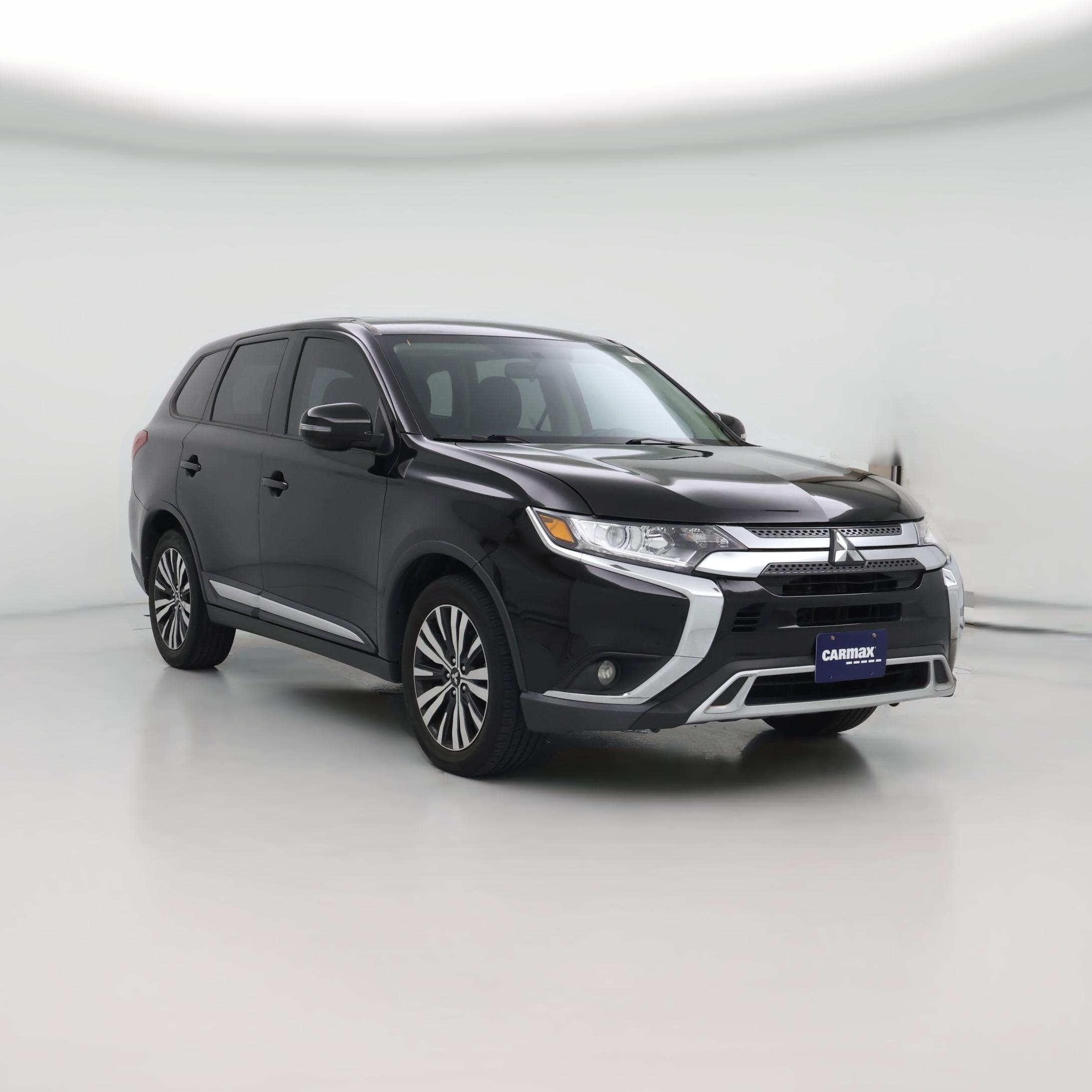 Thumbnail: 2019 Mitsubishi Outlander - 1