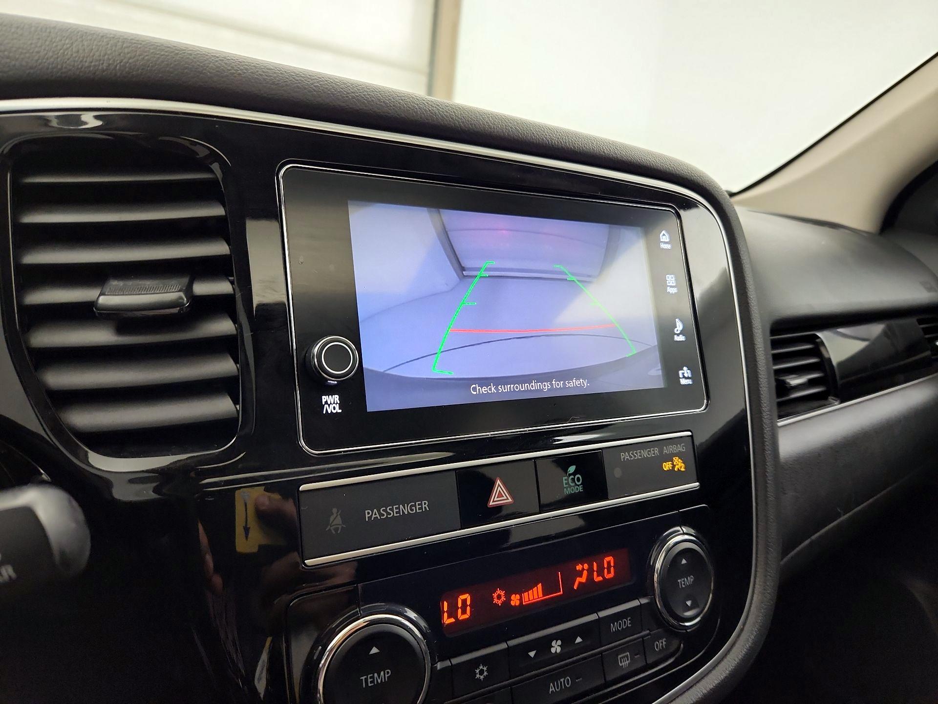 Thumbnail: 2019 Mitsubishi Outlander - 13