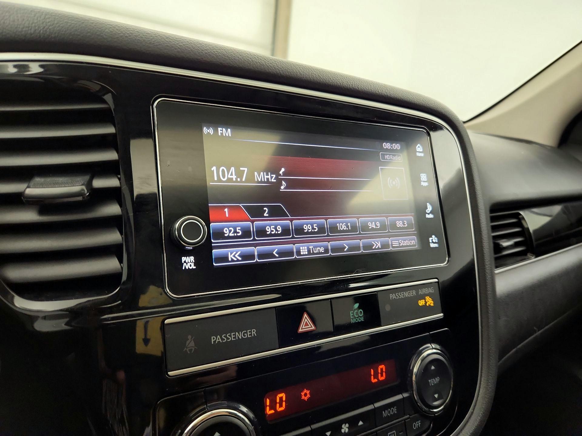 Thumbnail: 2019 Mitsubishi Outlander - 14