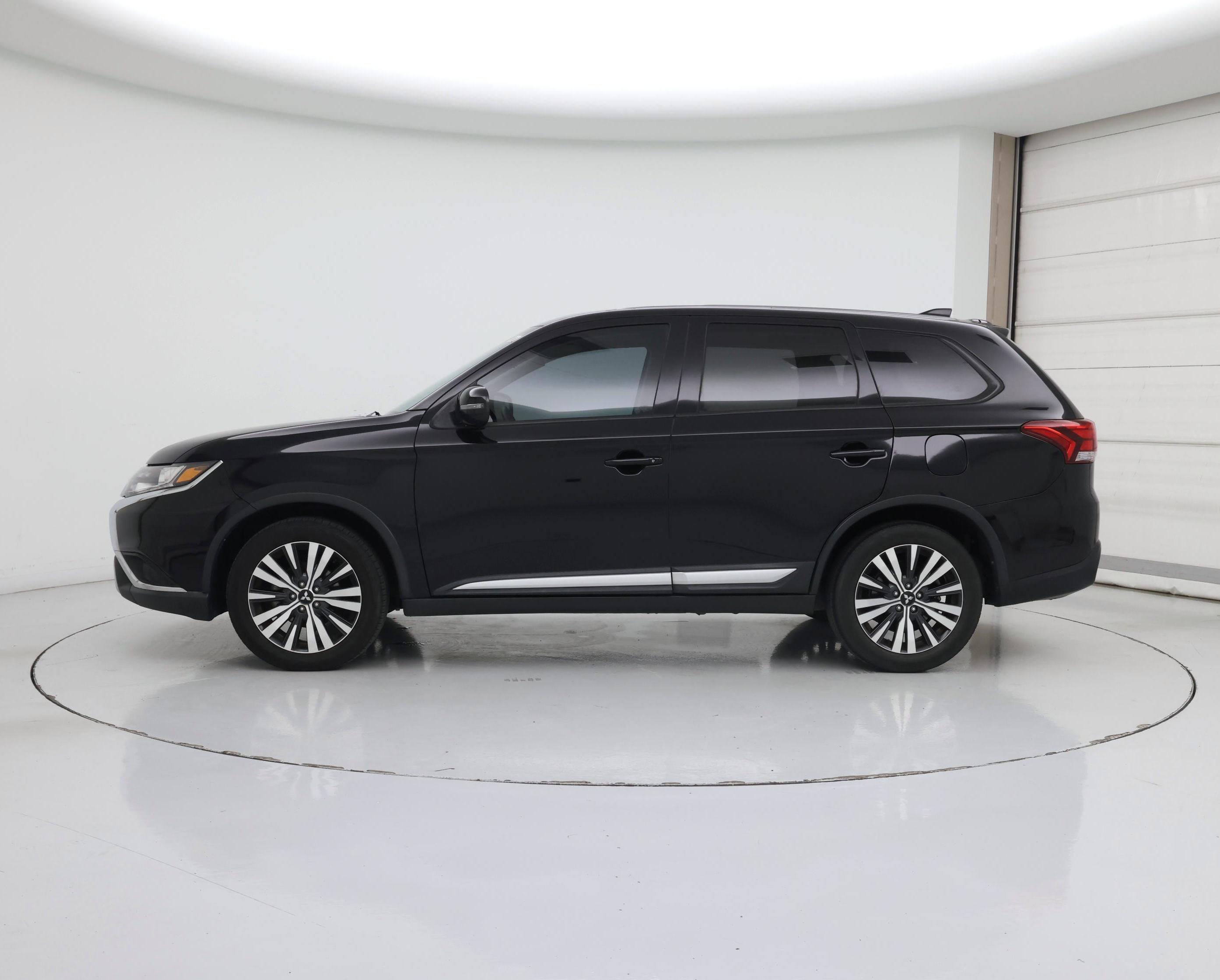 Thumbnail: 2019 Mitsubishi Outlander - 3