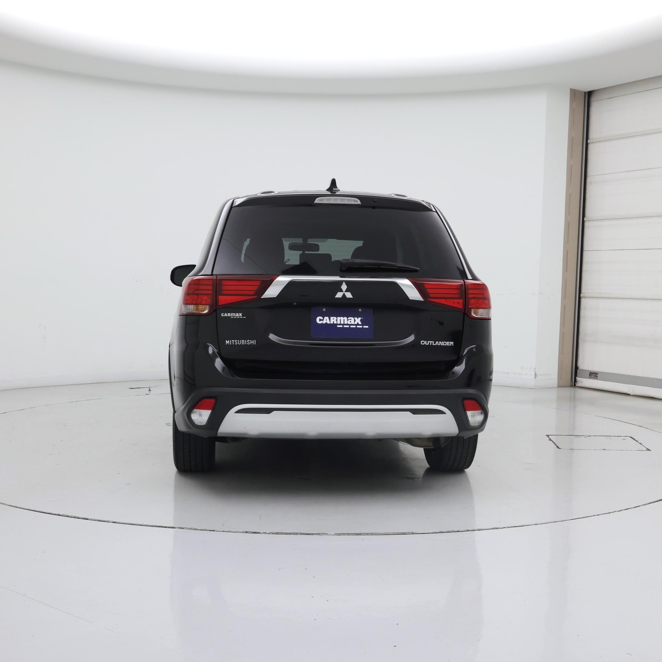 Thumbnail: 2019 Mitsubishi Outlander - 6