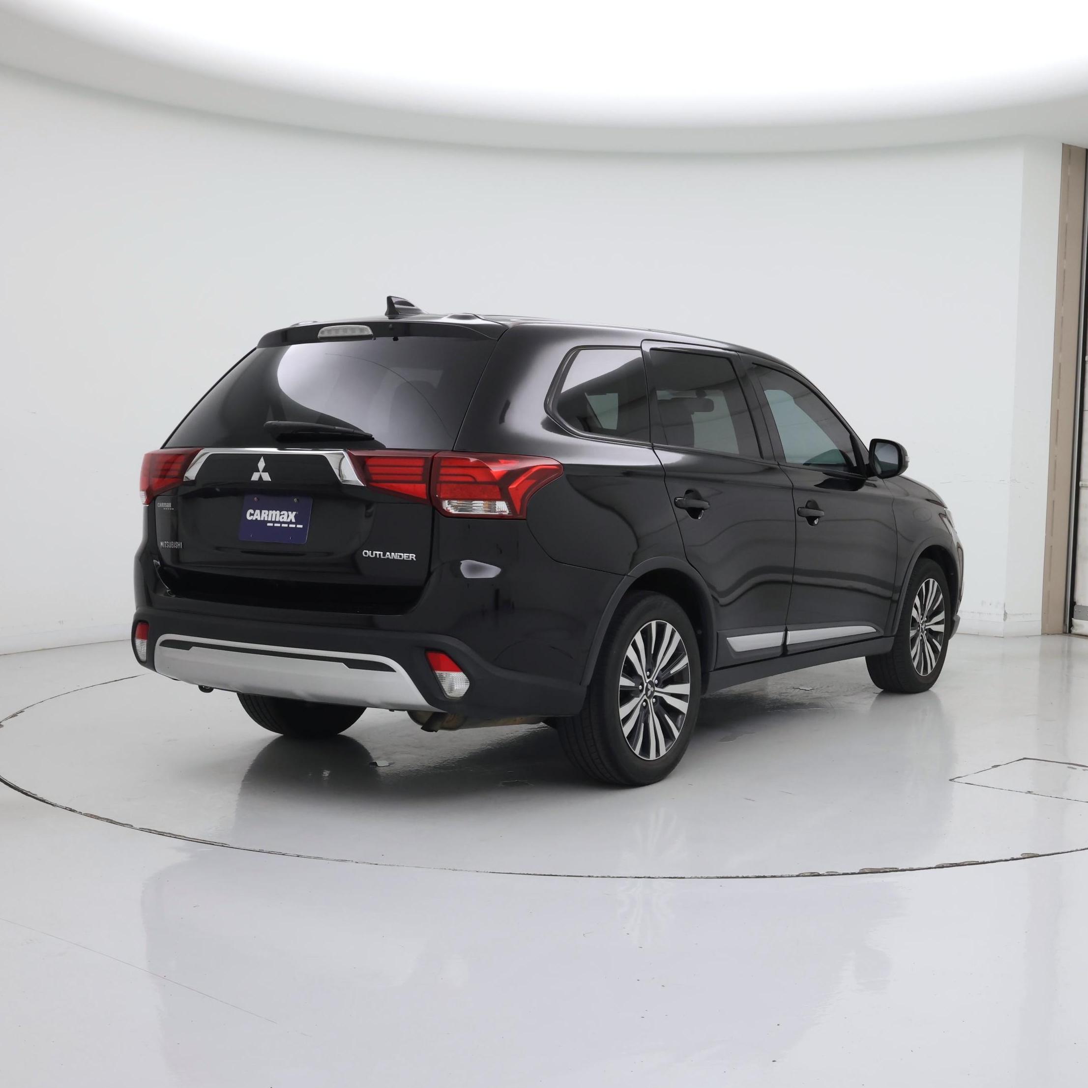 Thumbnail: 2019 Mitsubishi Outlander - 8