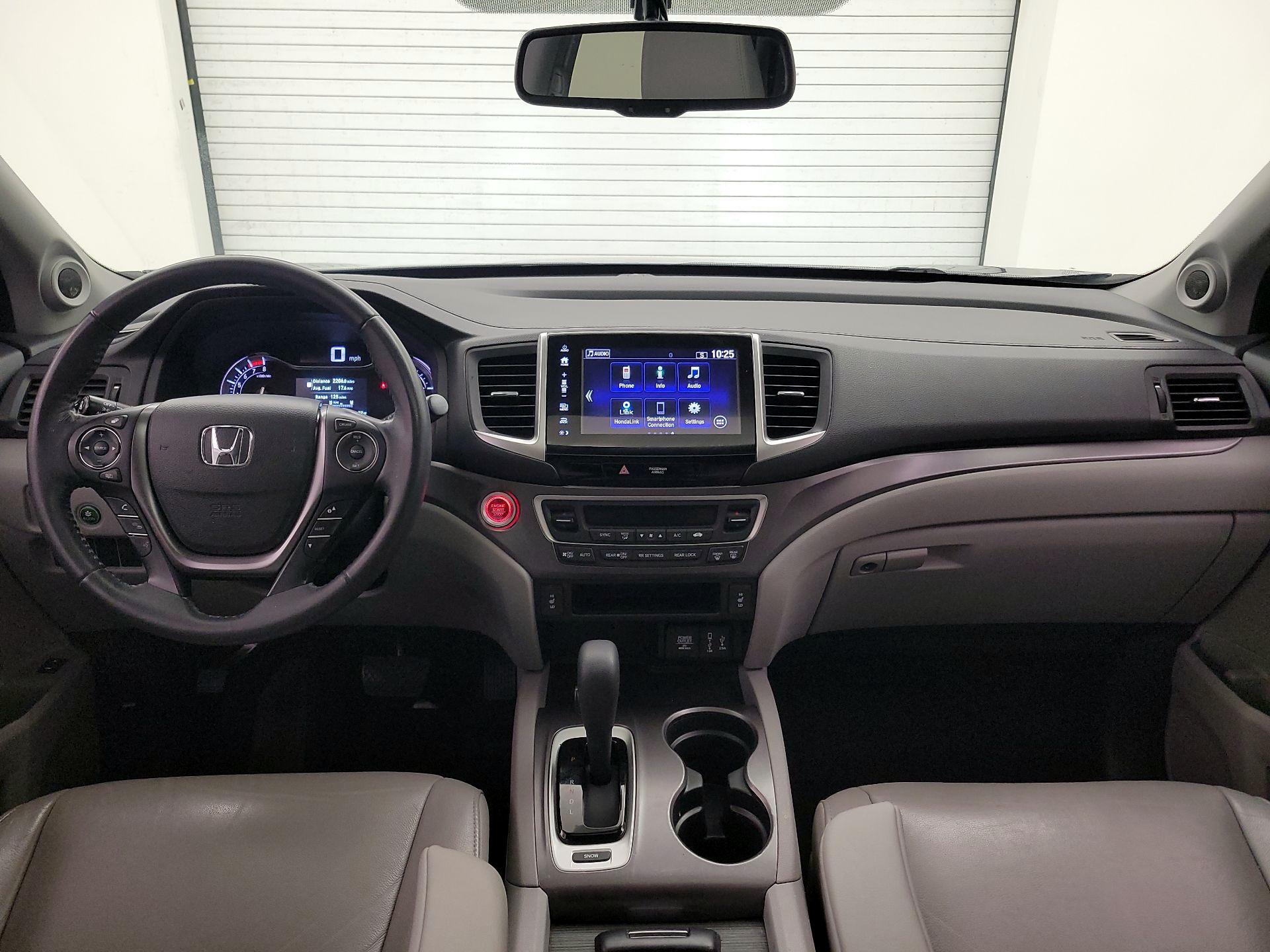 Thumbnail: 2018 Honda Pilot - 9