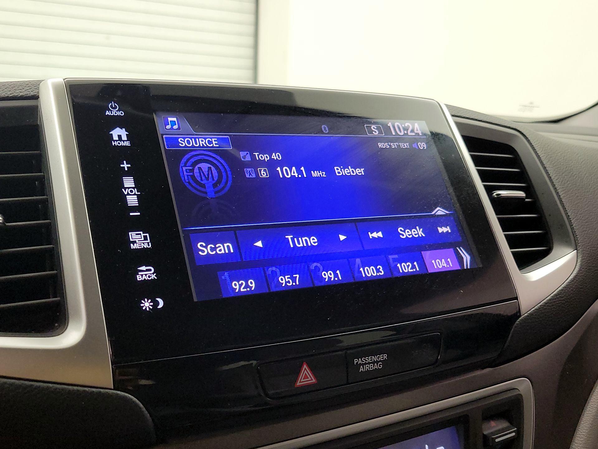 Thumbnail: 2018 Honda Pilot - 15