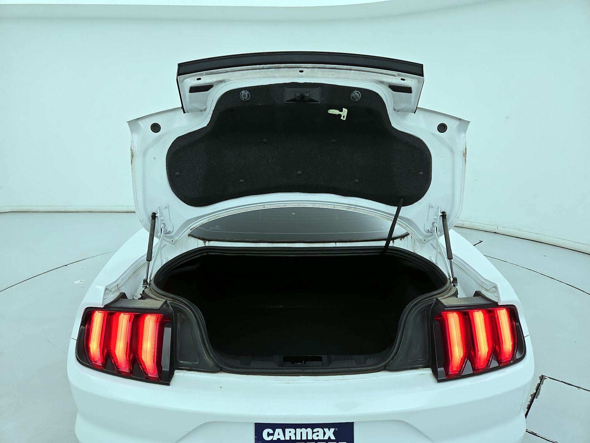 Thumbnail: 2022 Ford Mustang - 20