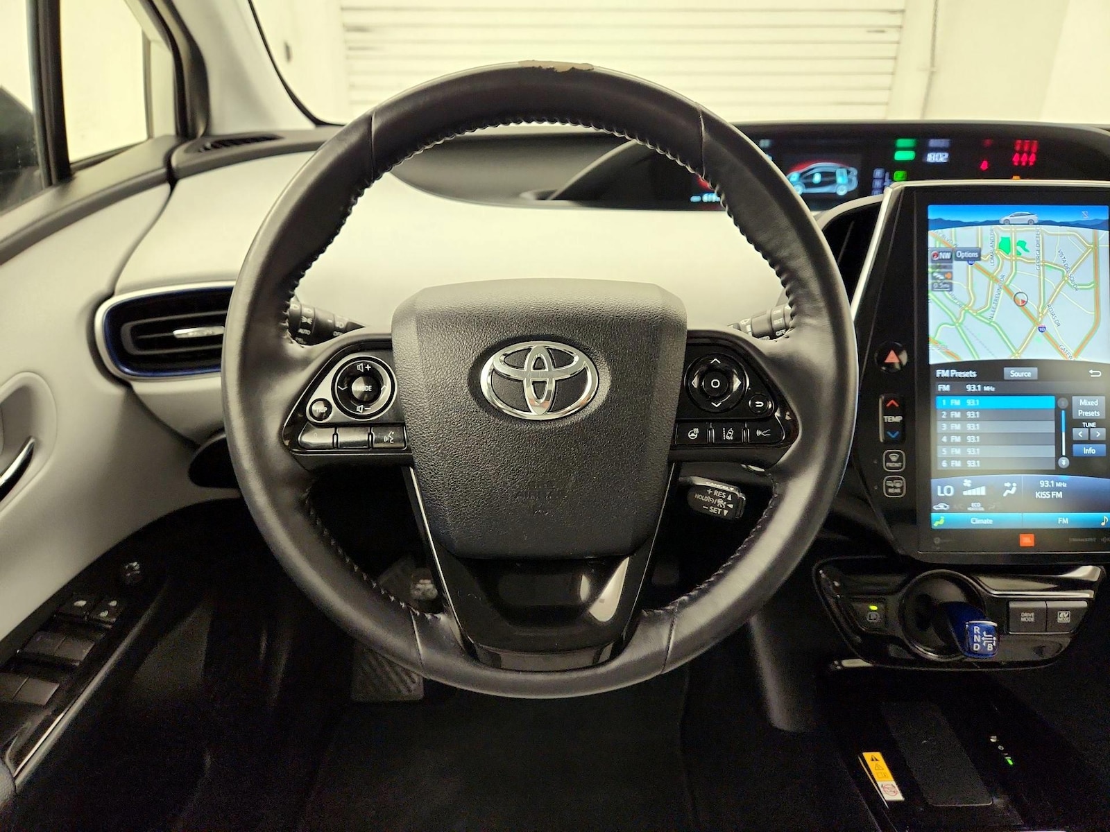 2022 Toyota Prius Limited - Photo 11