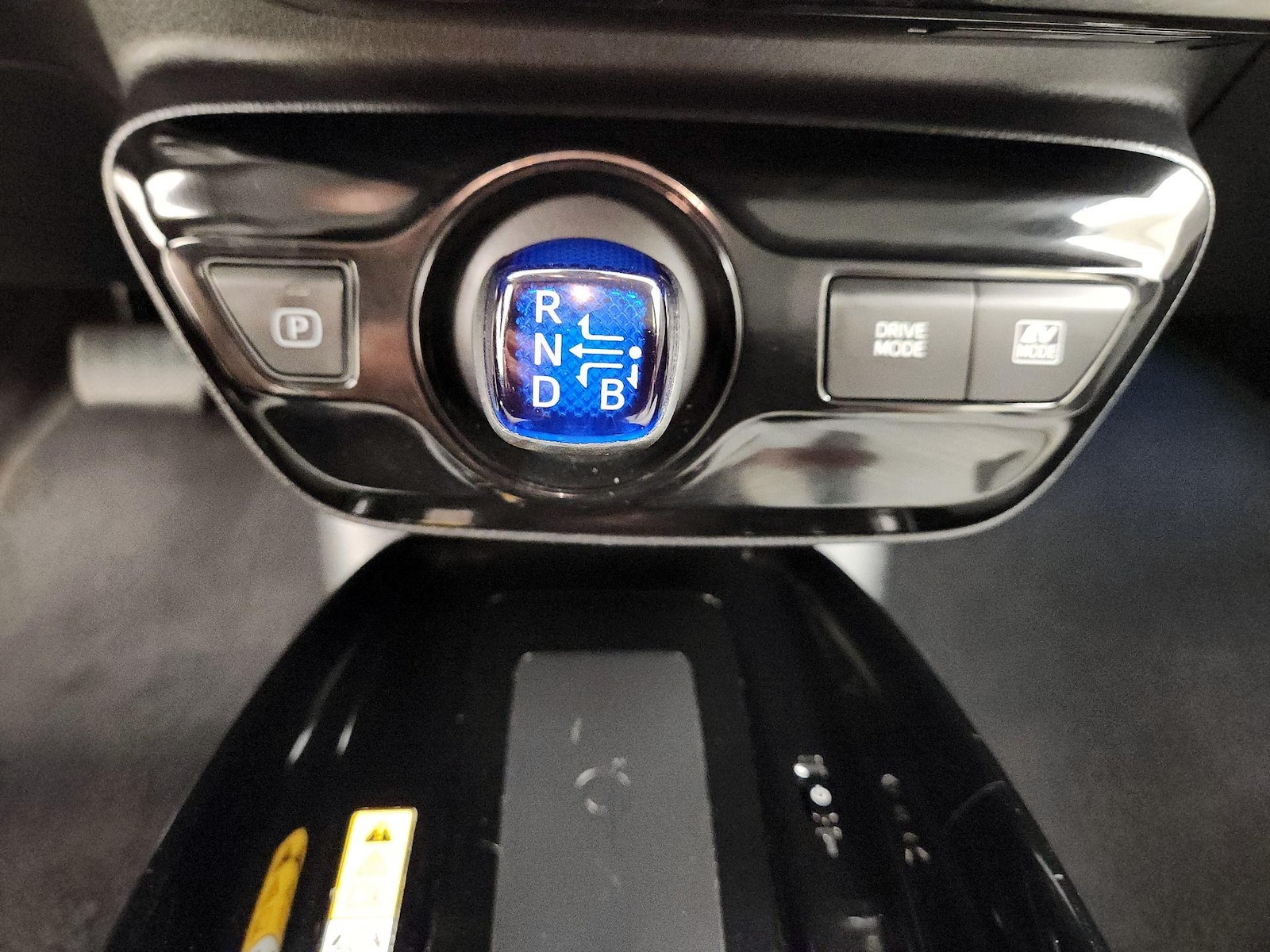 2022 Toyota Prius Limited - Photo 19