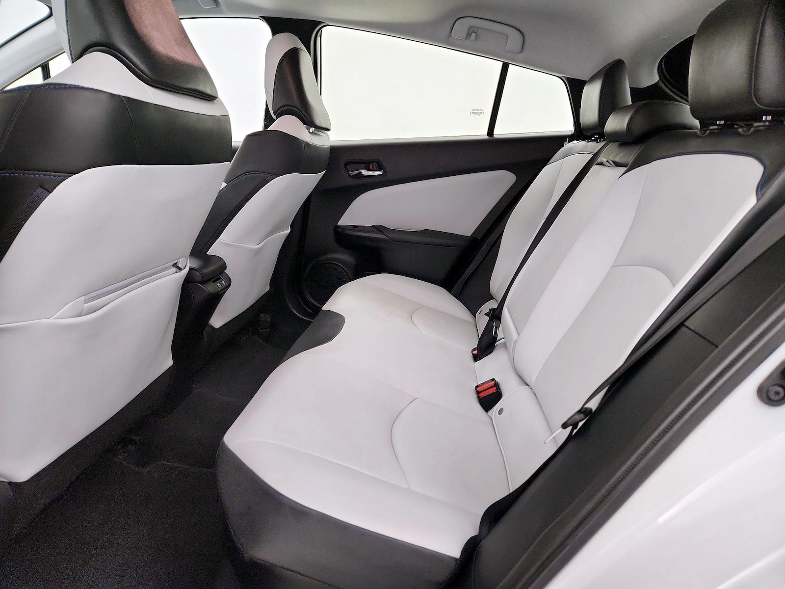 2022 Toyota Prius Limited - Photo 22
