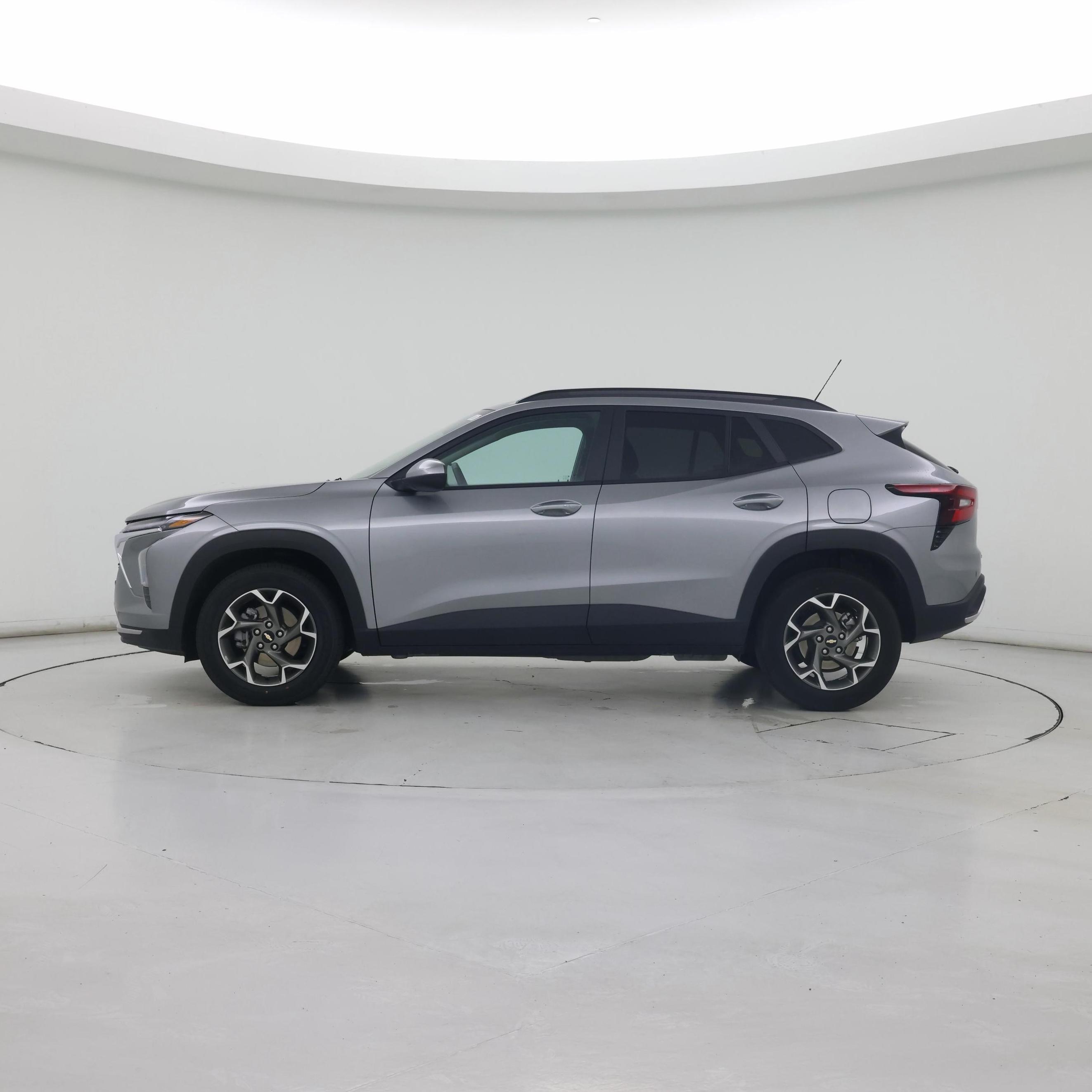 Thumbnail: 2025 Chevrolet Trax - 3