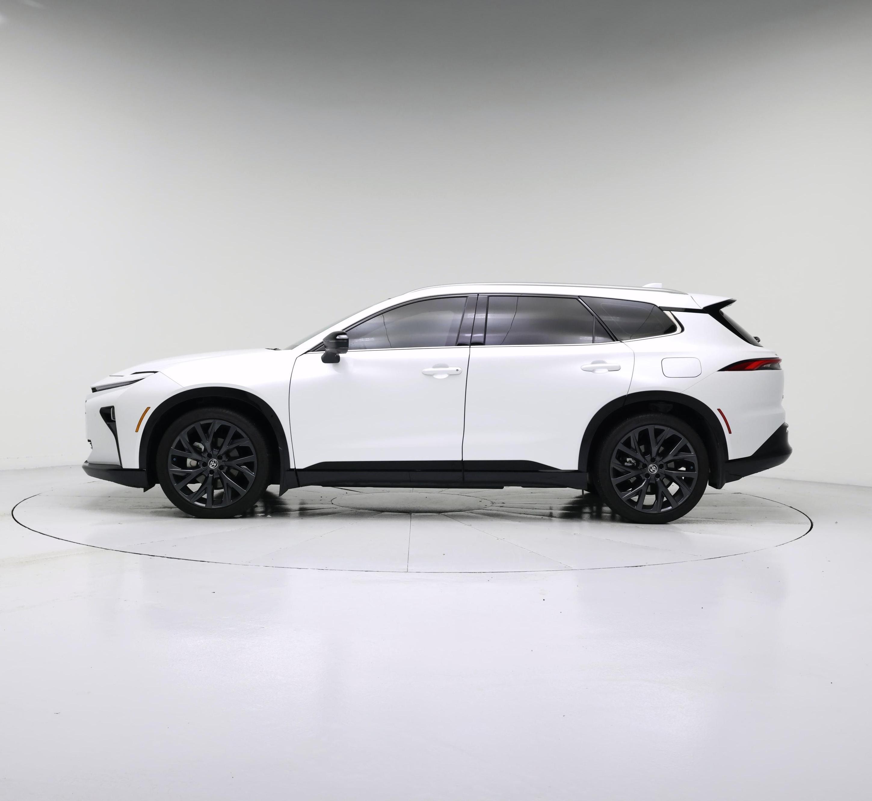 Thumbnail: 2025 Toyota Crown Signia - 3