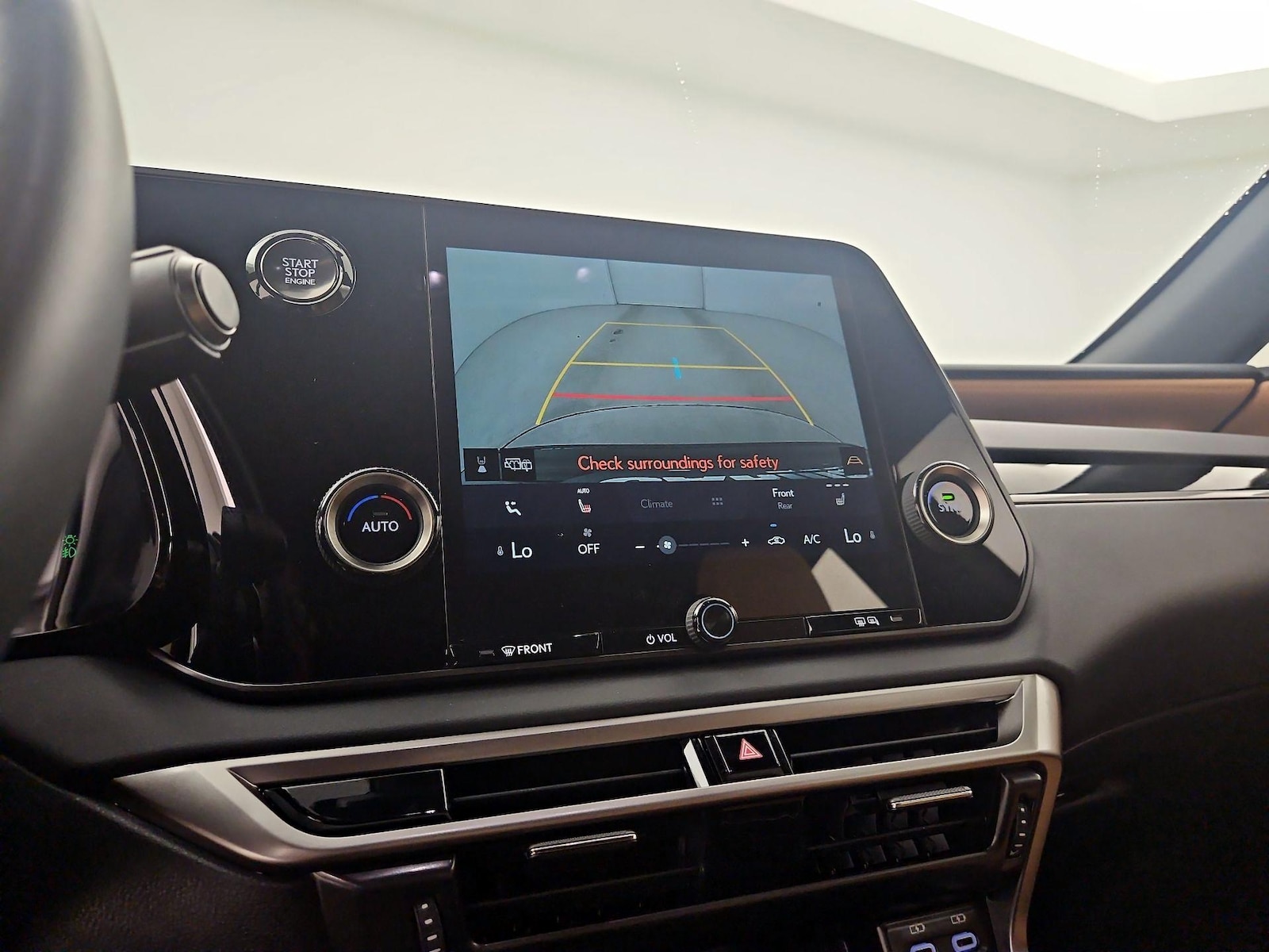 2025 Lexus RX 350 - Photo 15