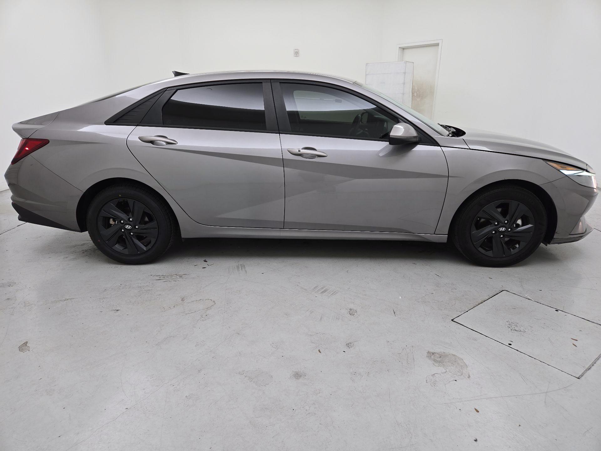 Thumbnail: 2023 Hyundai Elantra - 4
