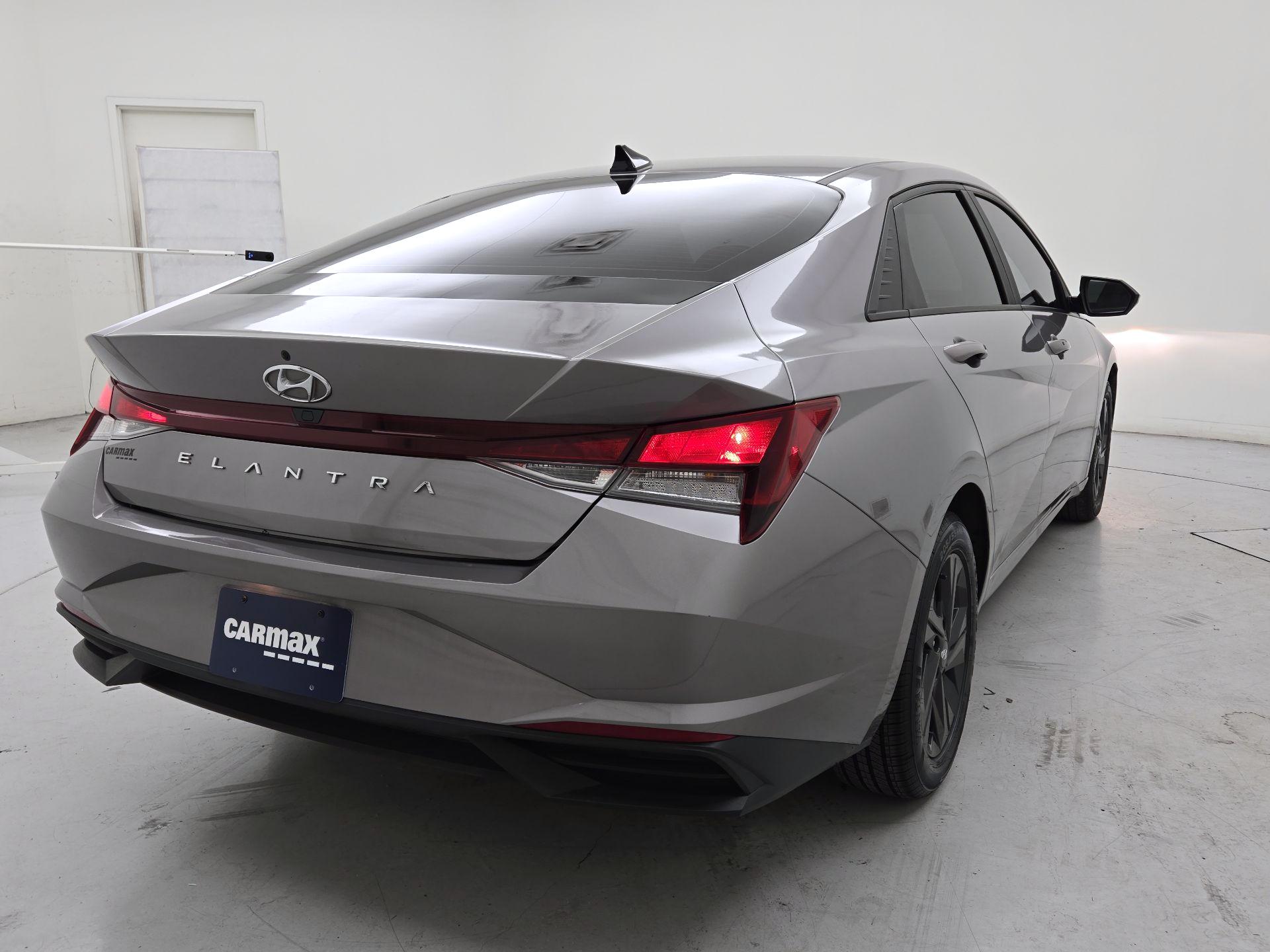 Thumbnail: 2023 Hyundai Elantra - 5